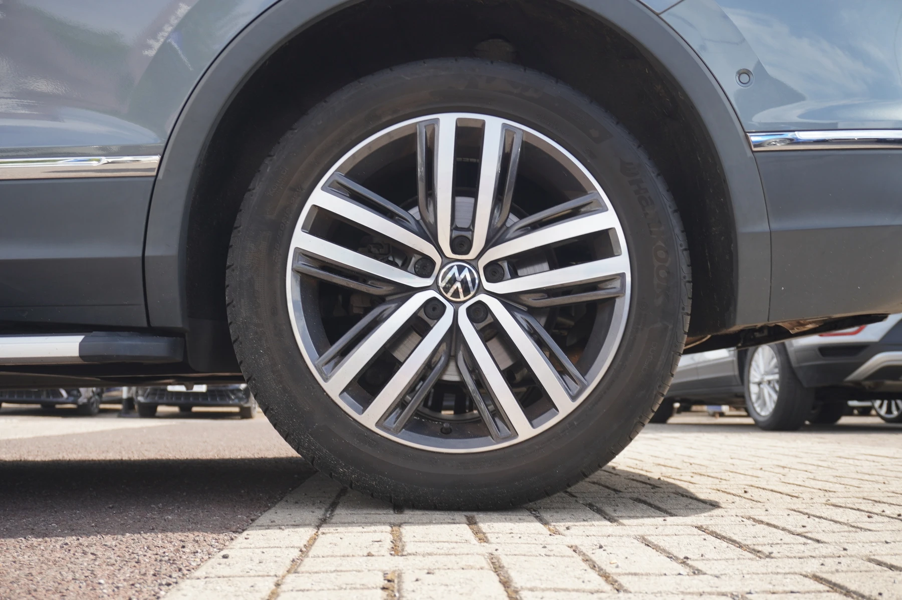 Volkswagen-Tiguan Allspace-image-21