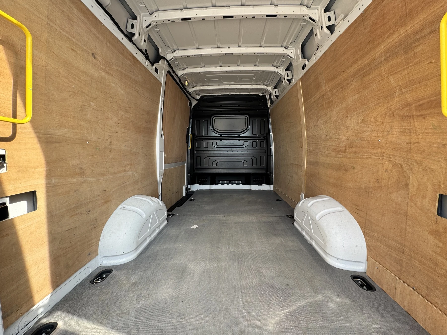 Volkswagen-Crafter-image-17