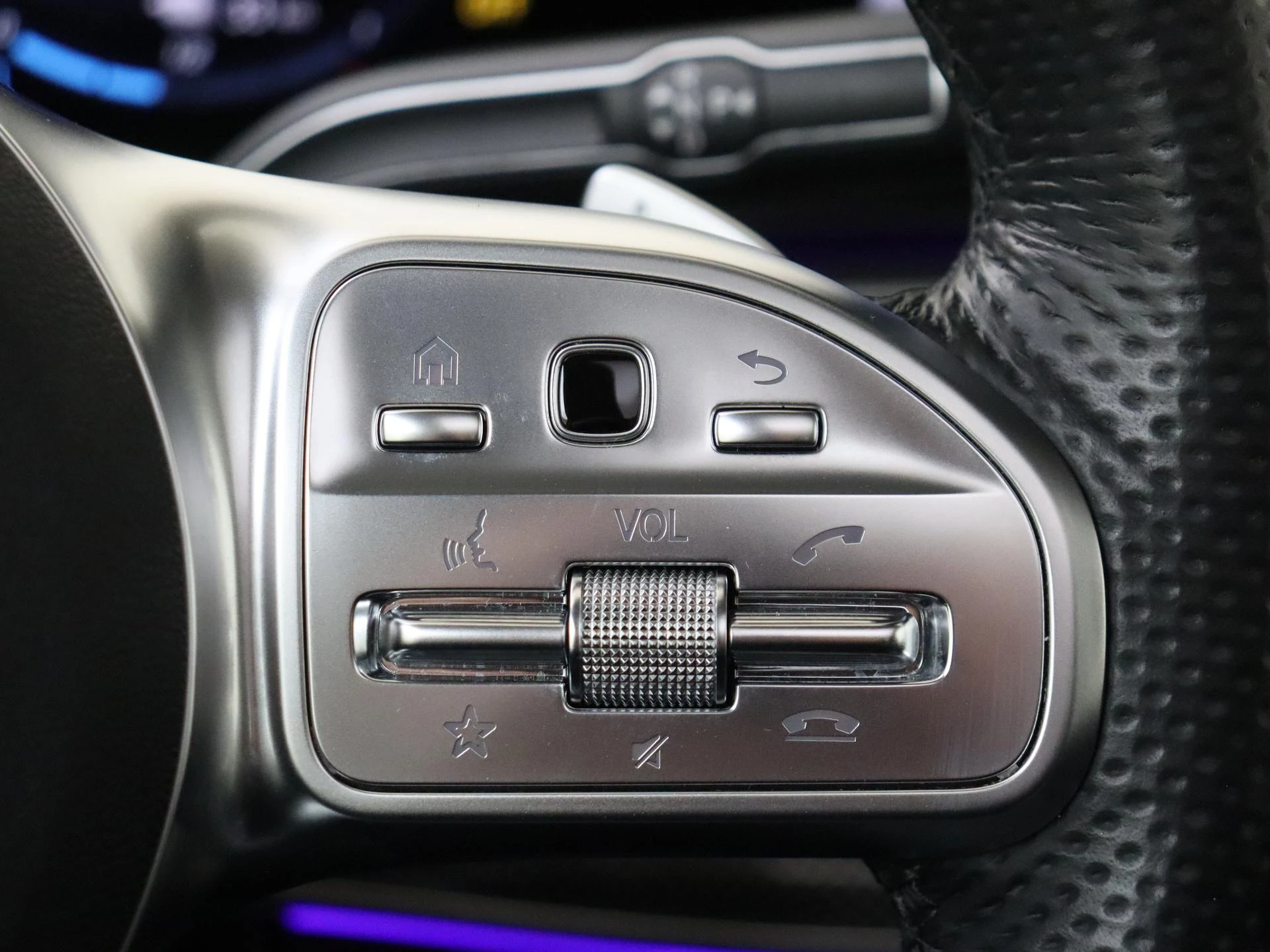 Mercedes-Benz-GLE-image-16