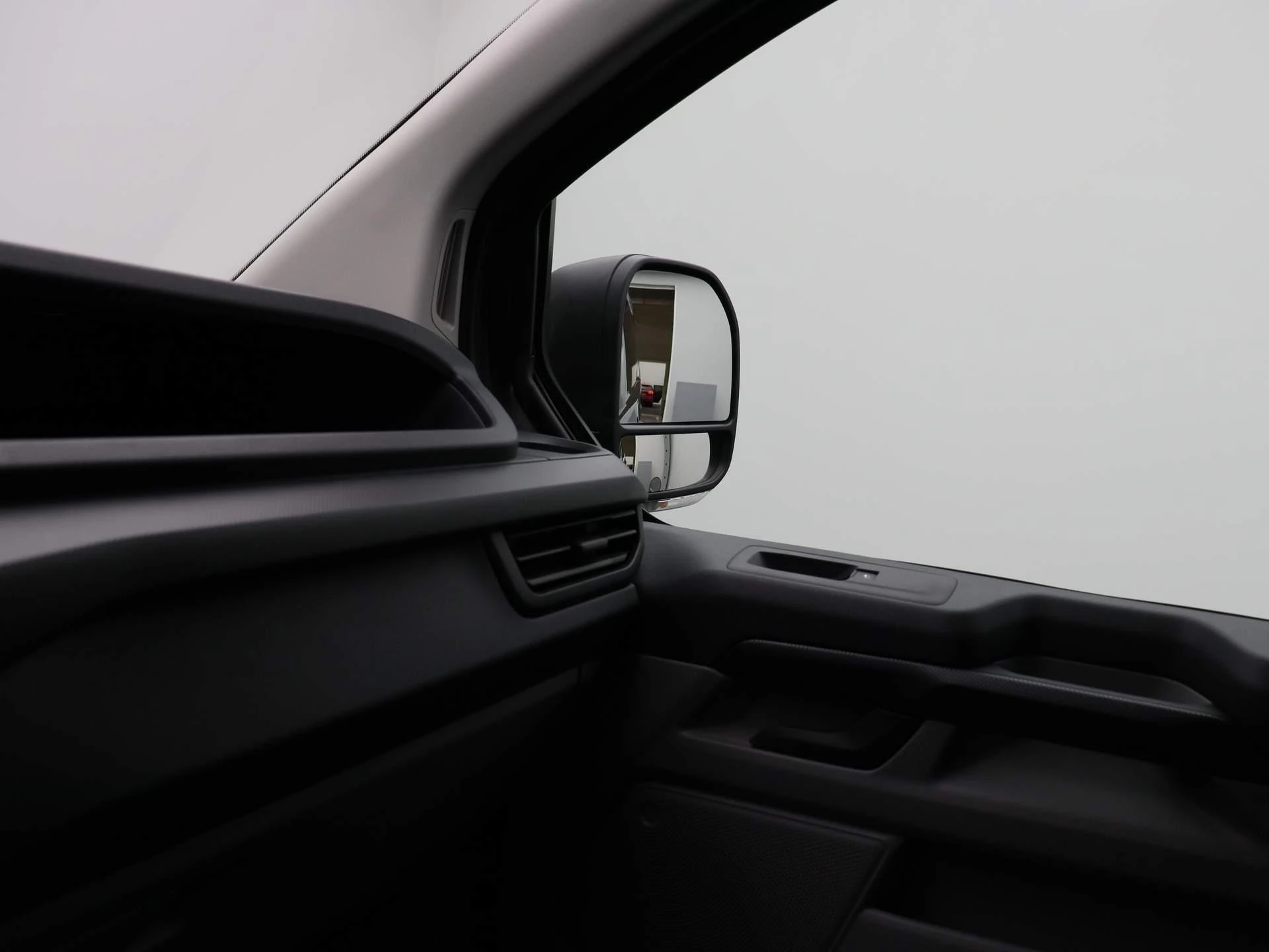 Ford-Transit Custom-image-23