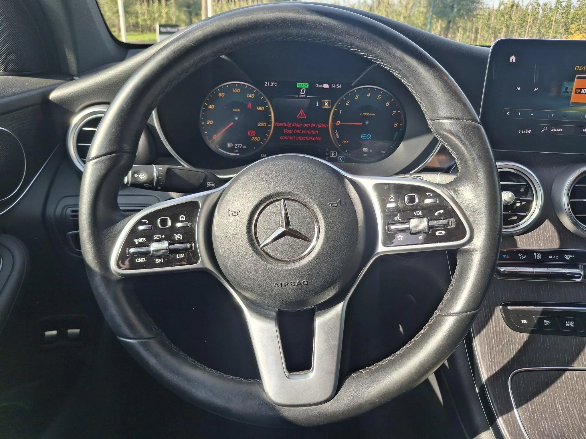 Mercedes-Benz-GLC-image-11
