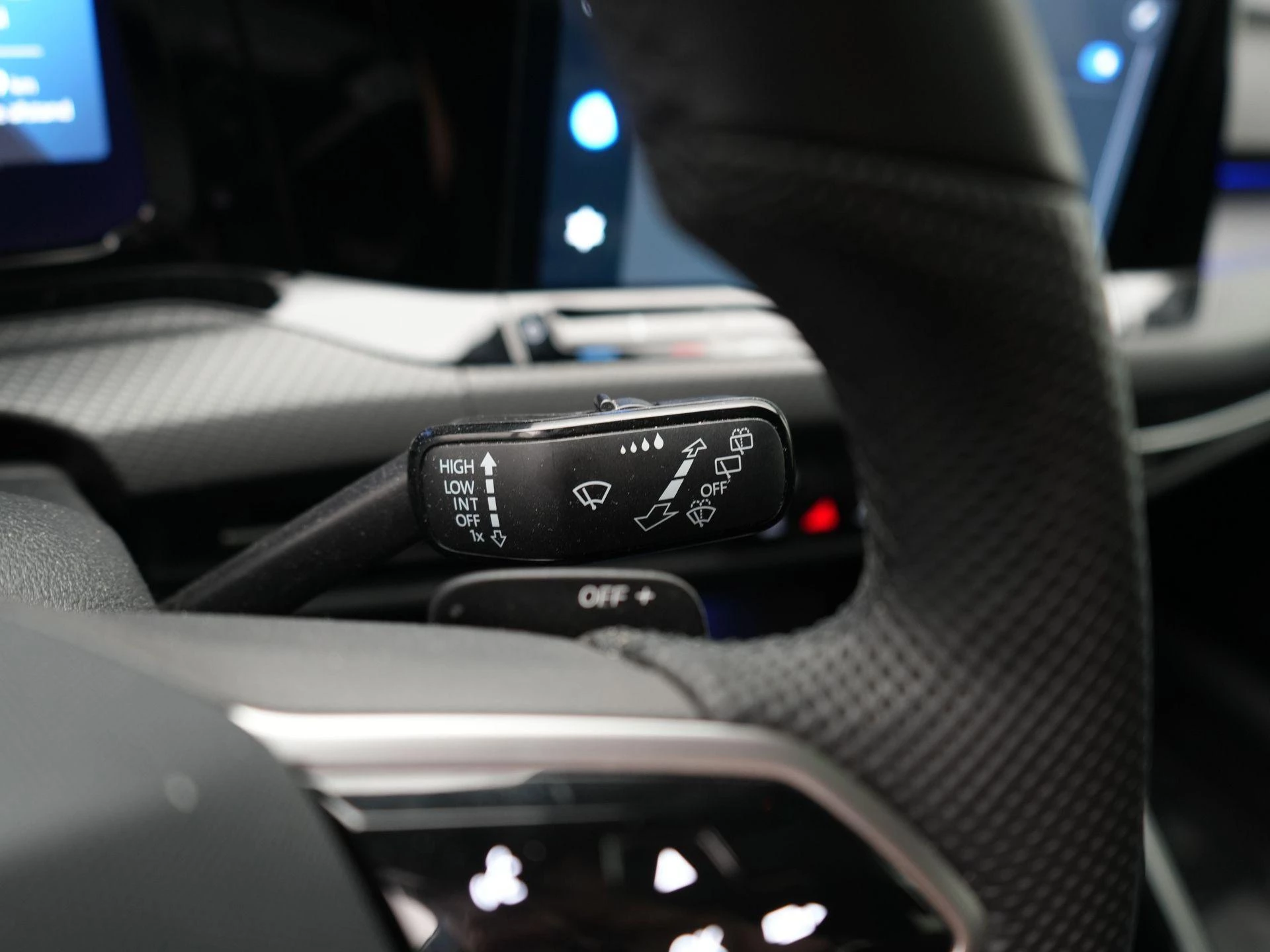 Volkswagen-Golf-image-37