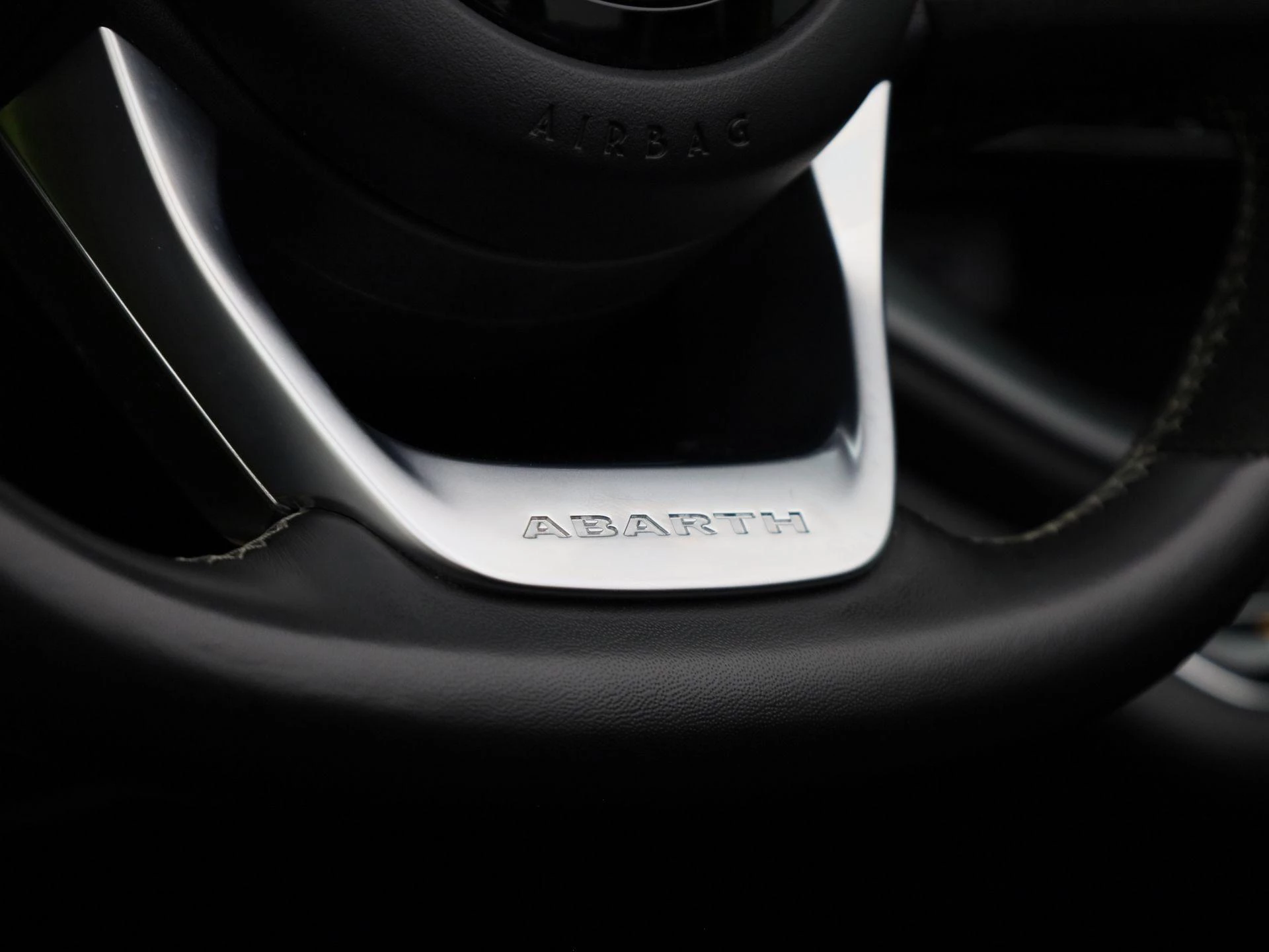 Abarth-500C-image-36