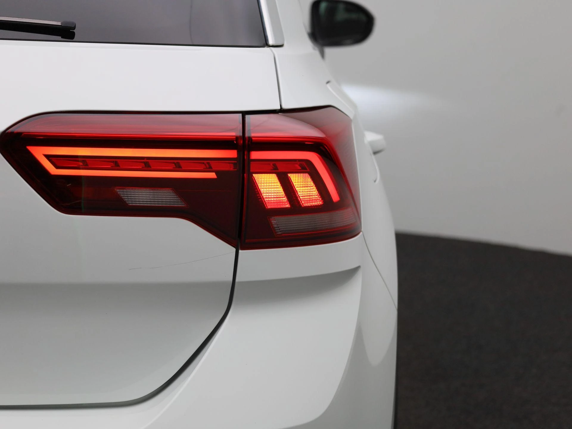 Volkswagen-T-Roc-image-33