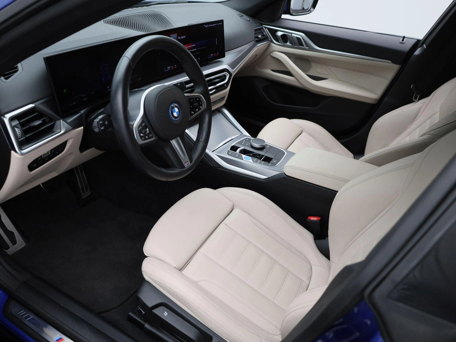 BMW-i4-image-17