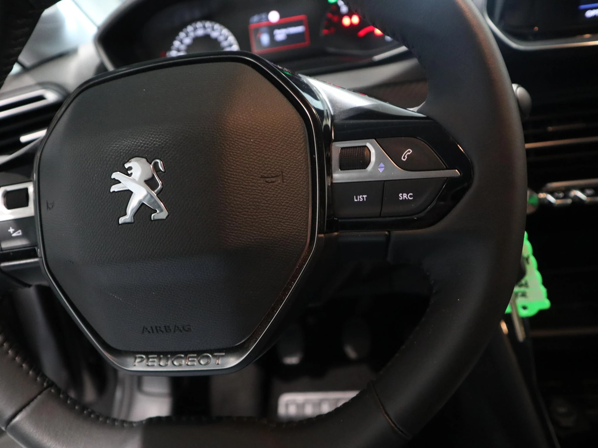 Peugeot-208-image-13