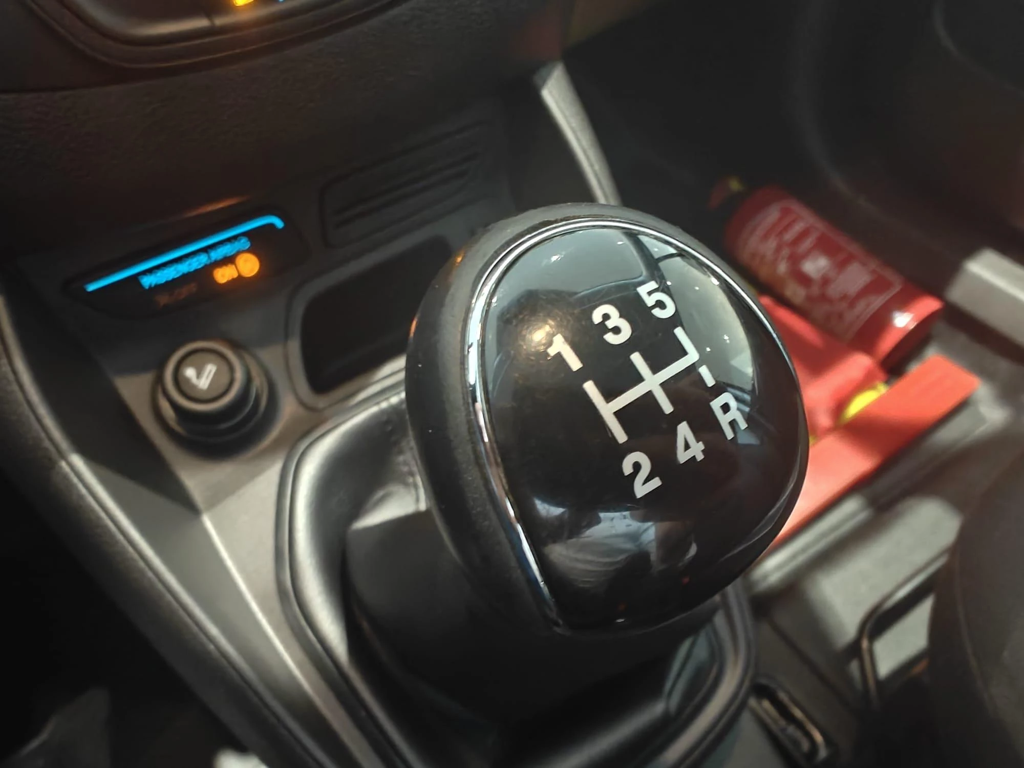 Ford-Transit Courier-image-19