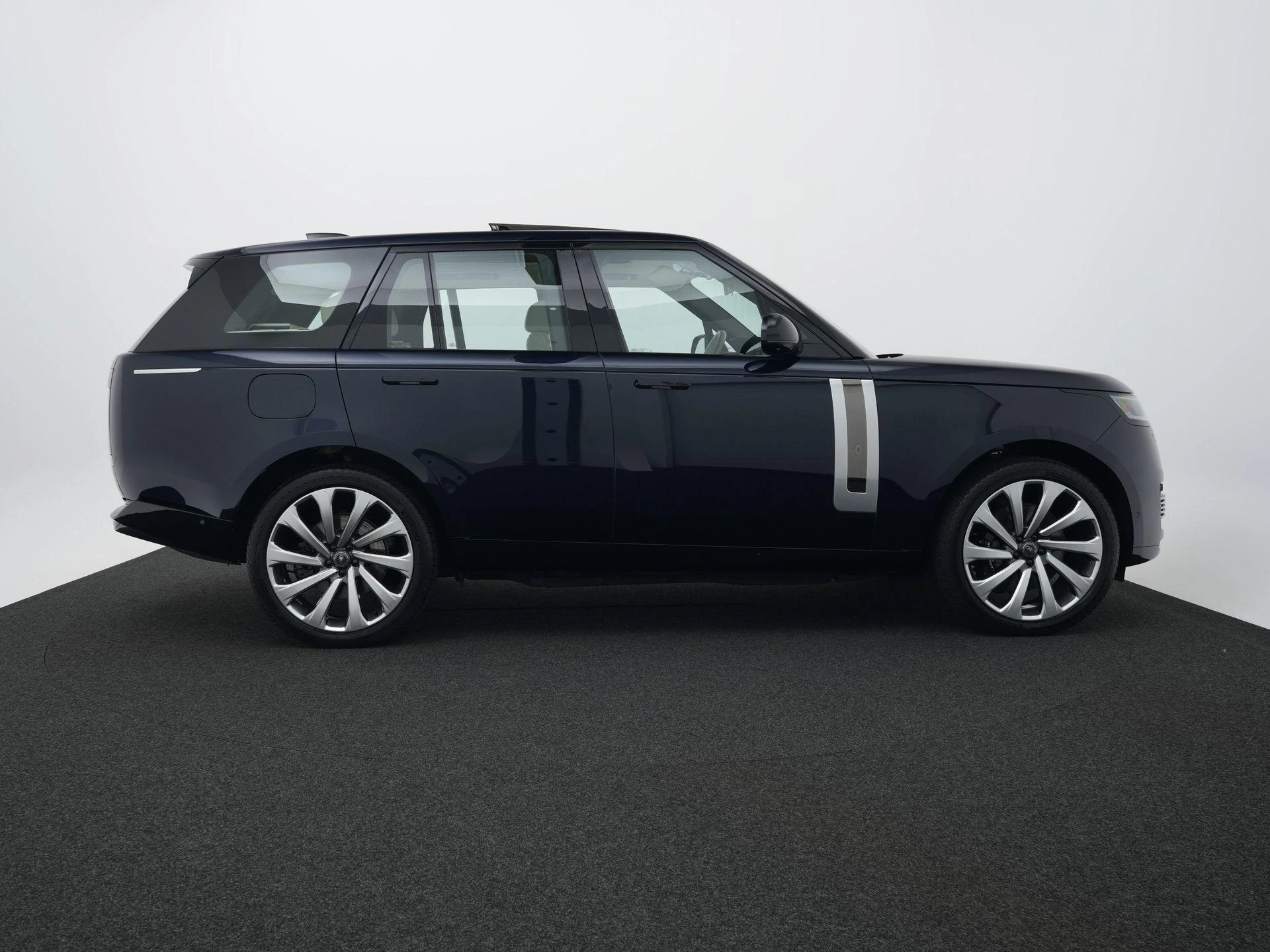 Land Rover-Range Rover-image-5