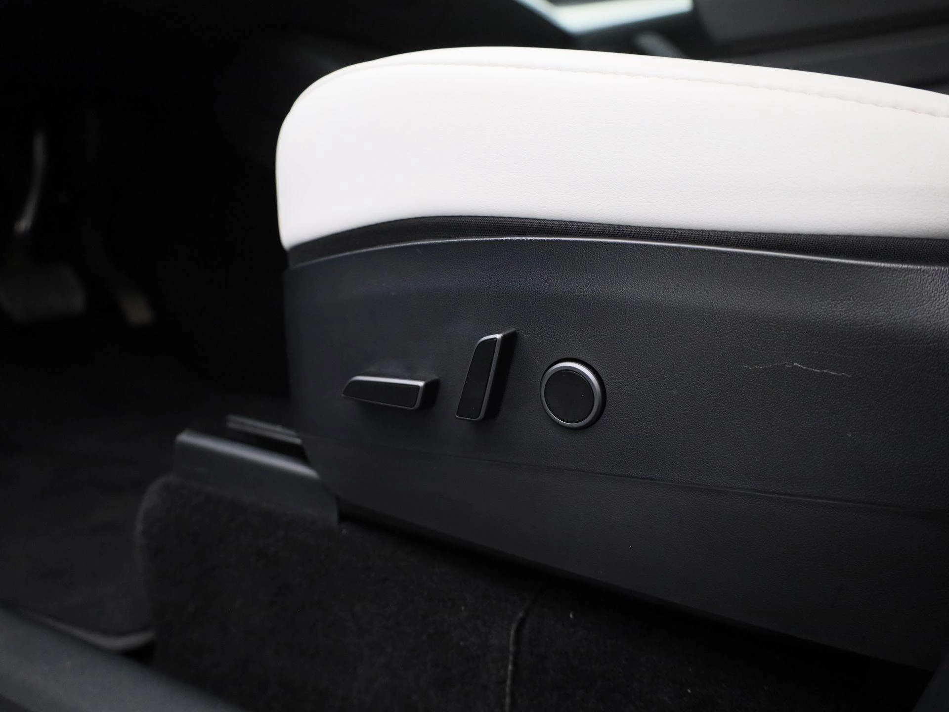 Tesla-Model Y-image-29