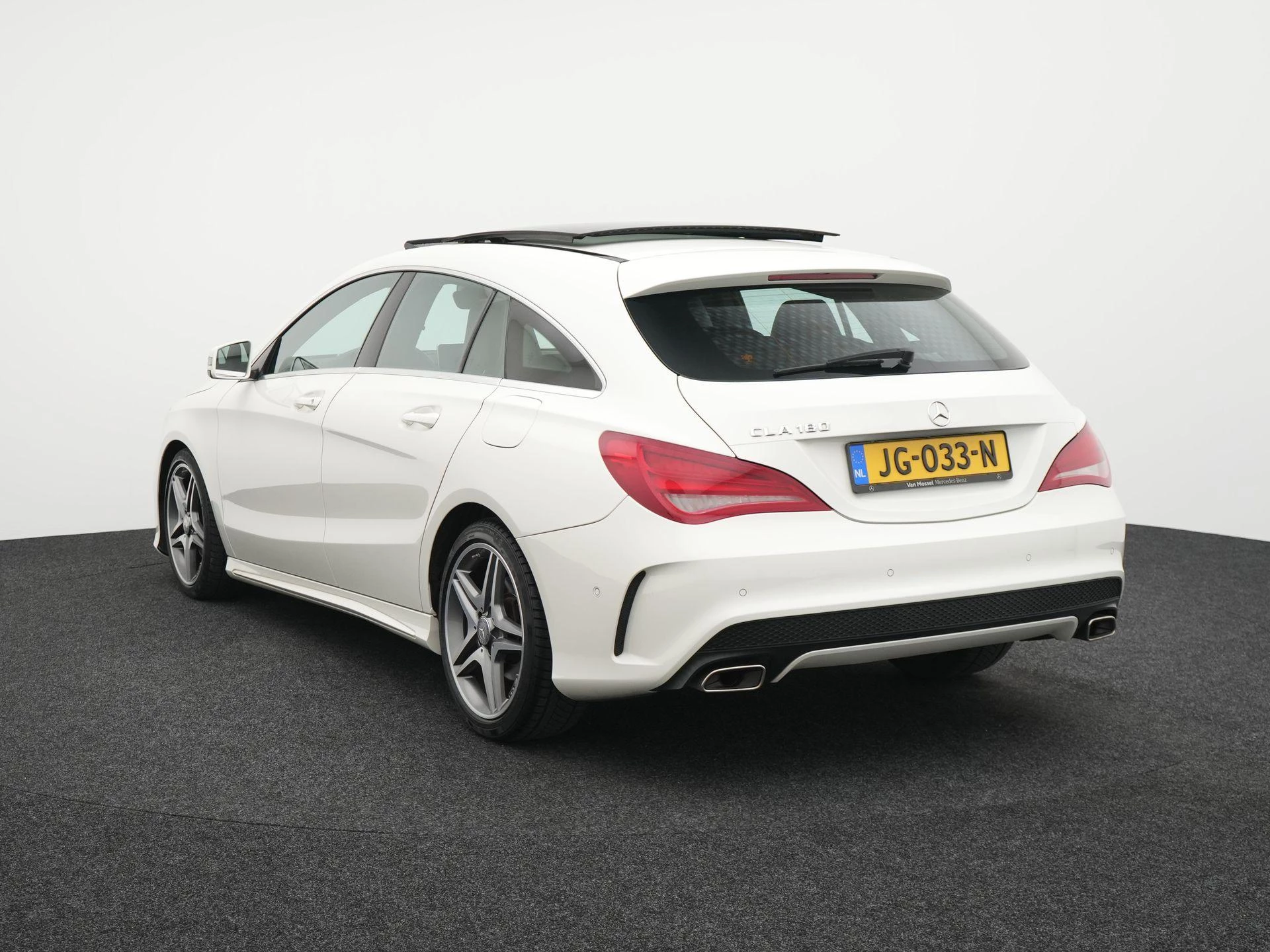 Mercedes-Benz-CLA-image-1
