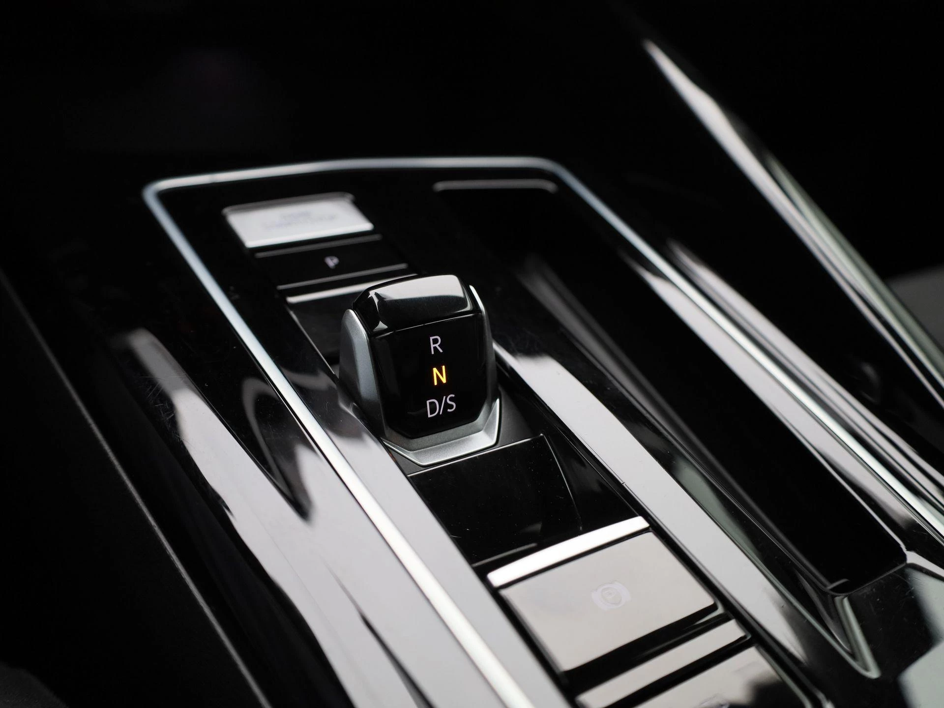 Volkswagen-Golf-image-17