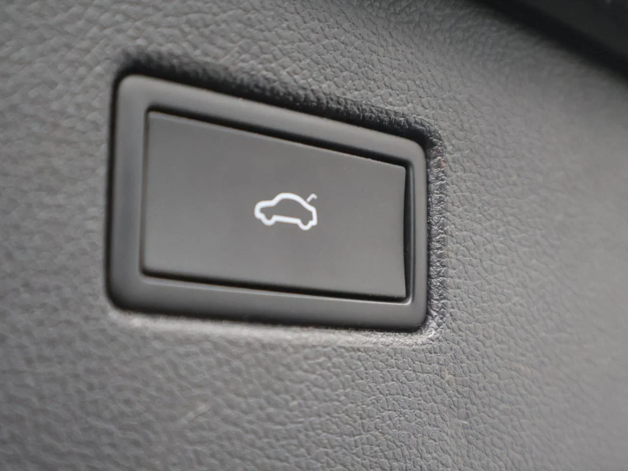 Volkswagen-Tiguan-image-16