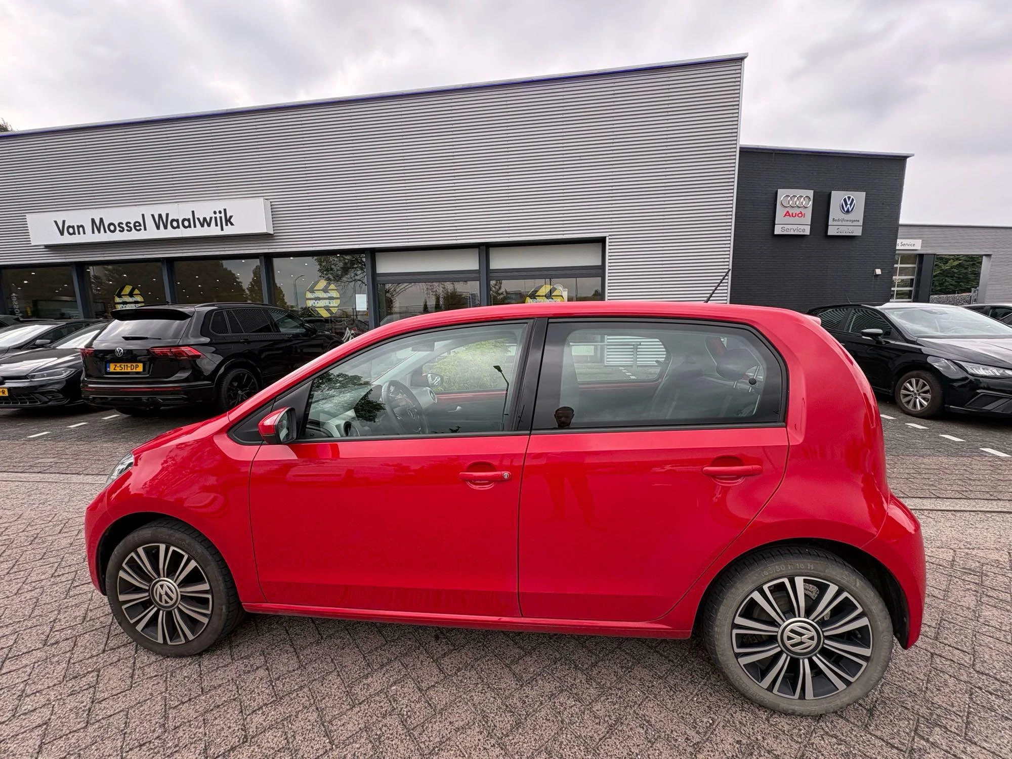Volkswagen-up!-image-6