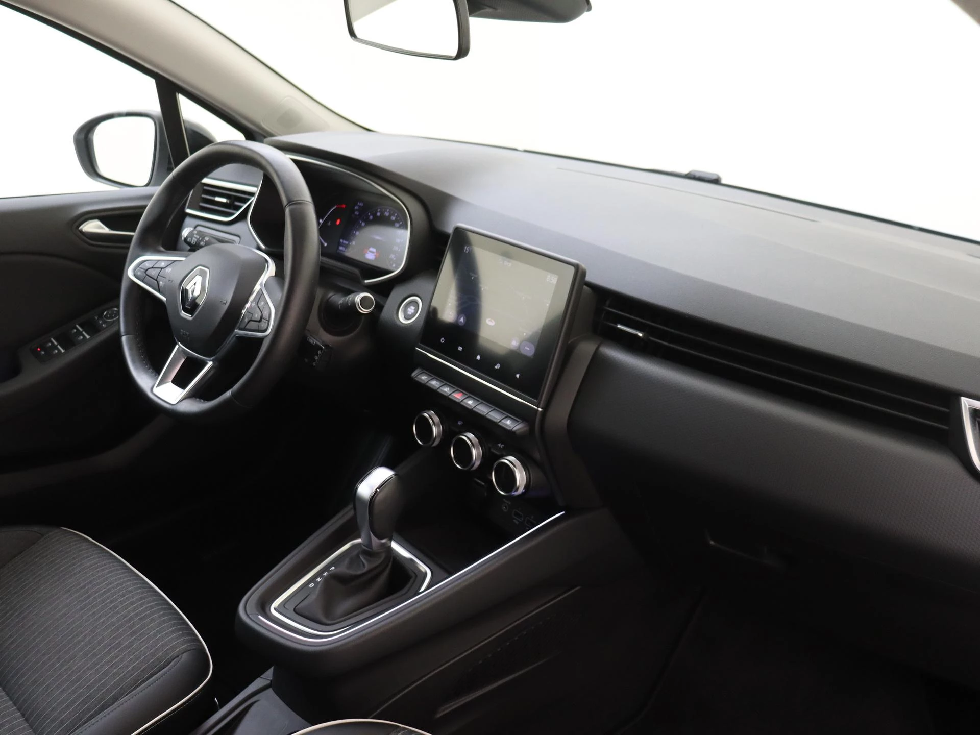 Renault-Clio-image-12