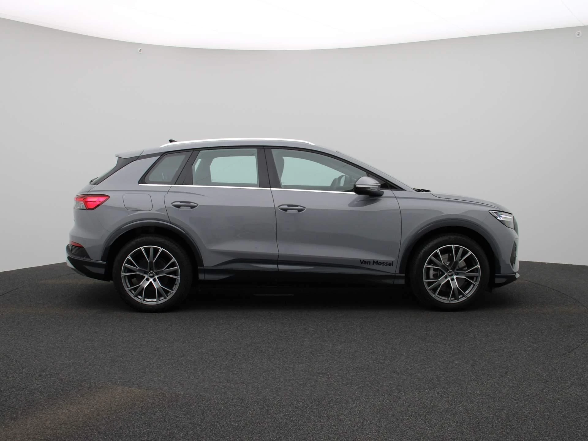 Audi-Q4 e-tron-image-5