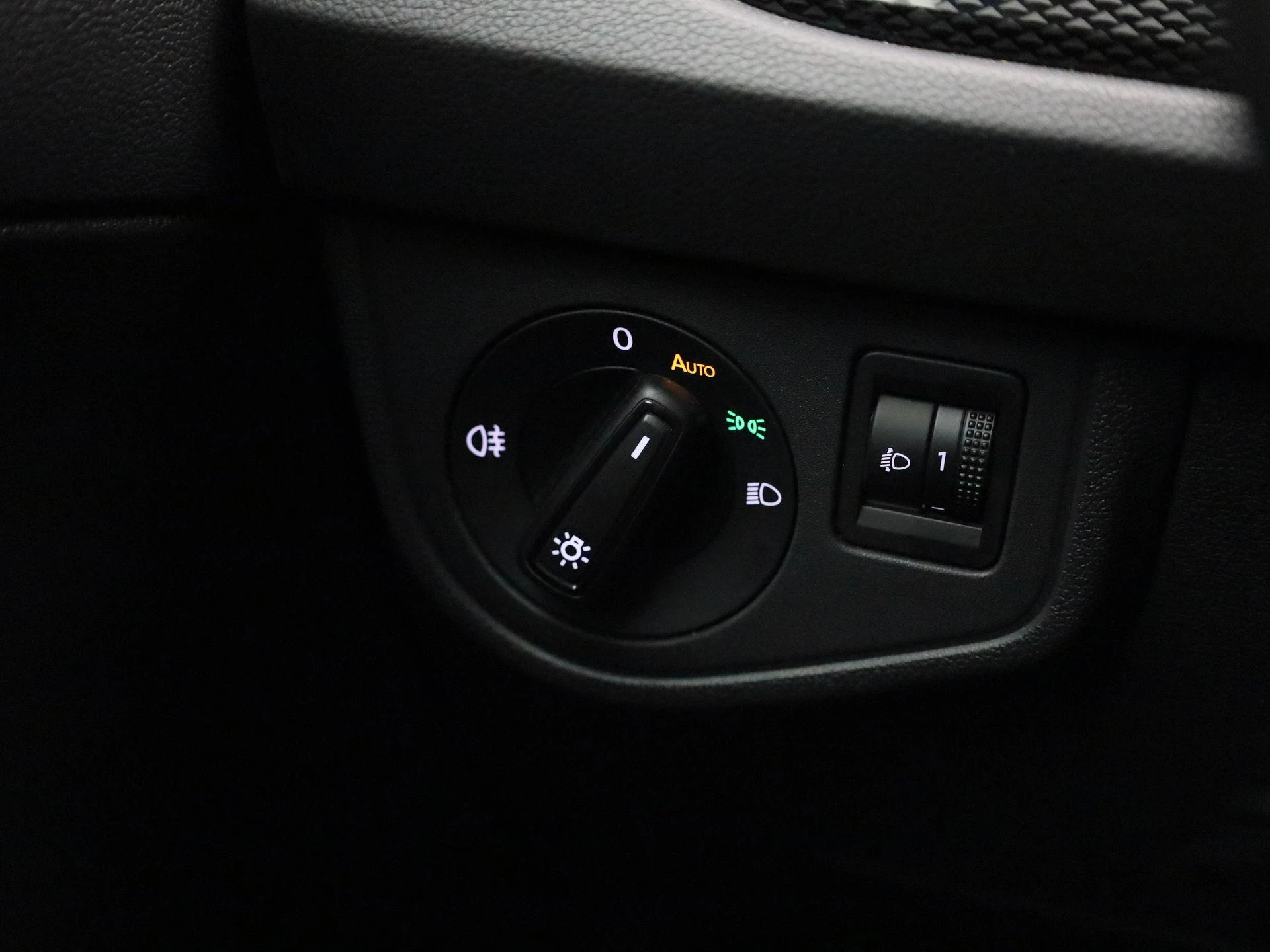 Volkswagen-Polo-image-20