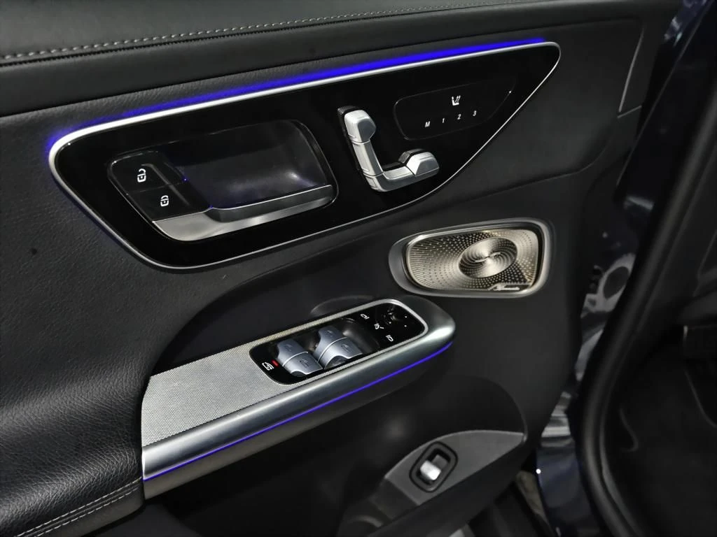 Mercedes-Benz-GLC 300 de-image-14