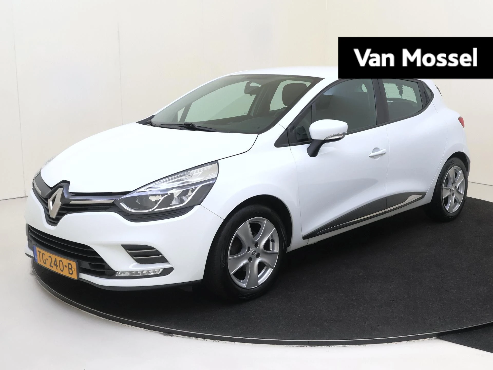 Renault-Clio-image-0