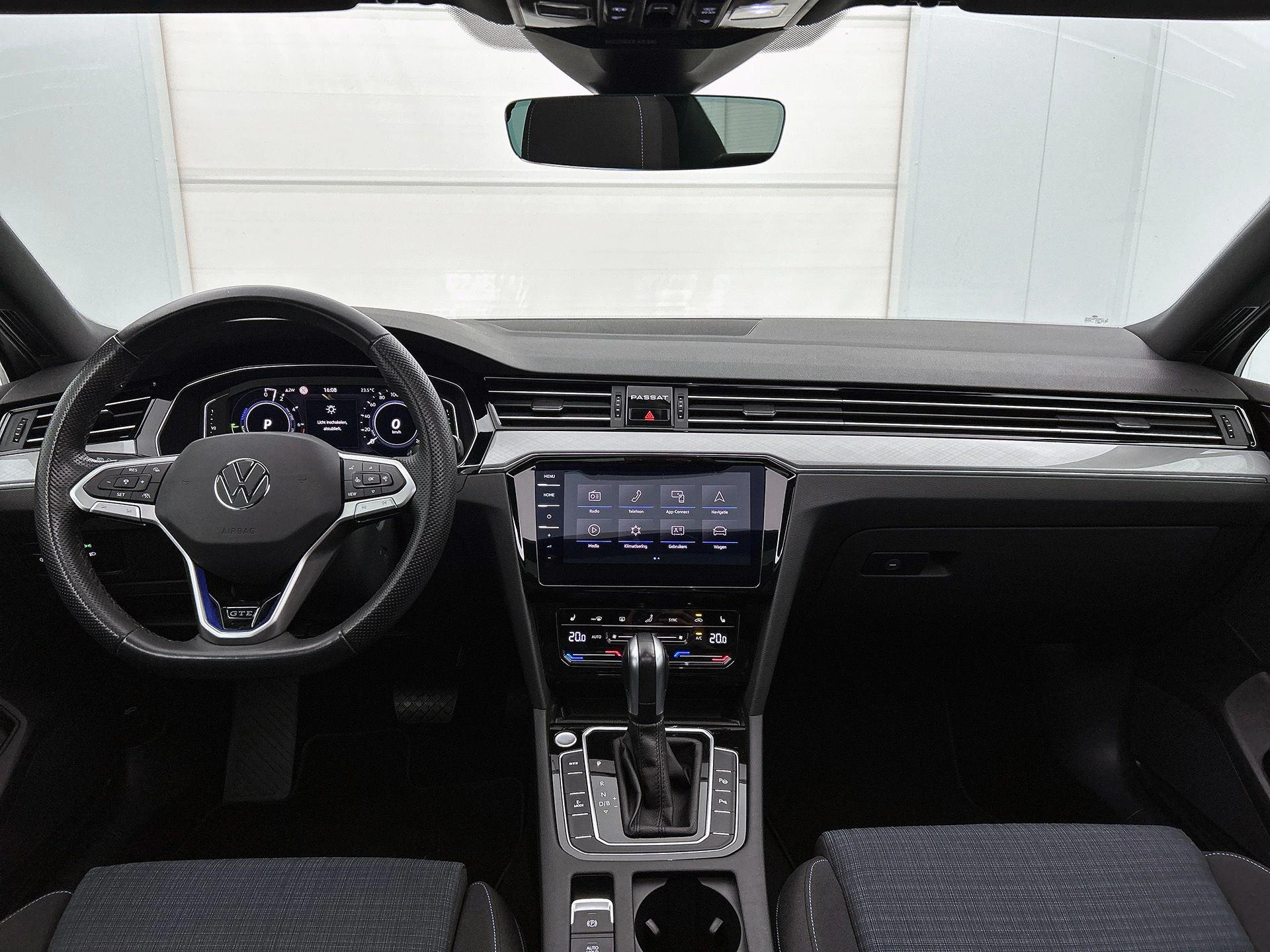 Volkswagen-Passat-image-20