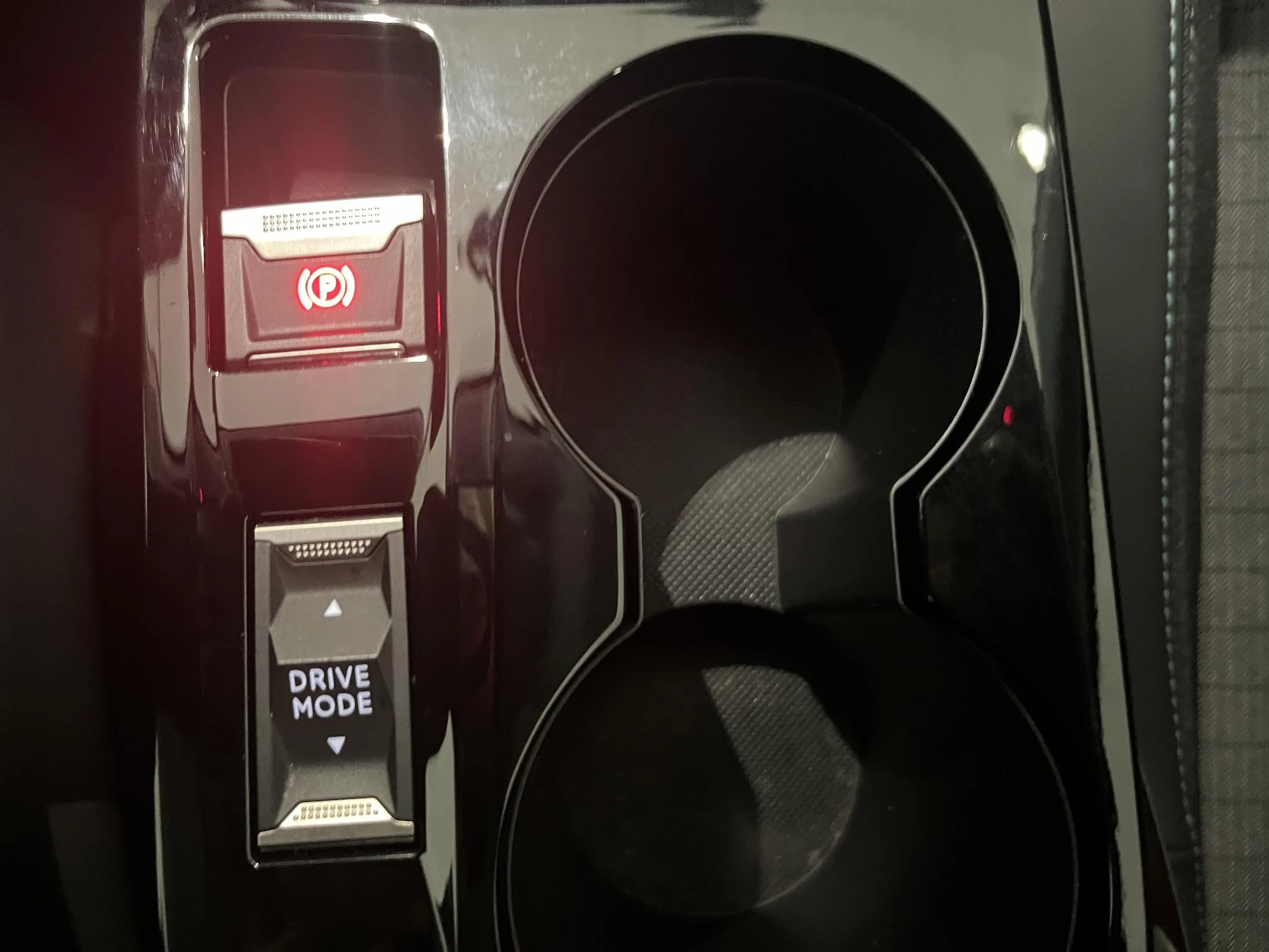 Peugeot-e-208-image-14