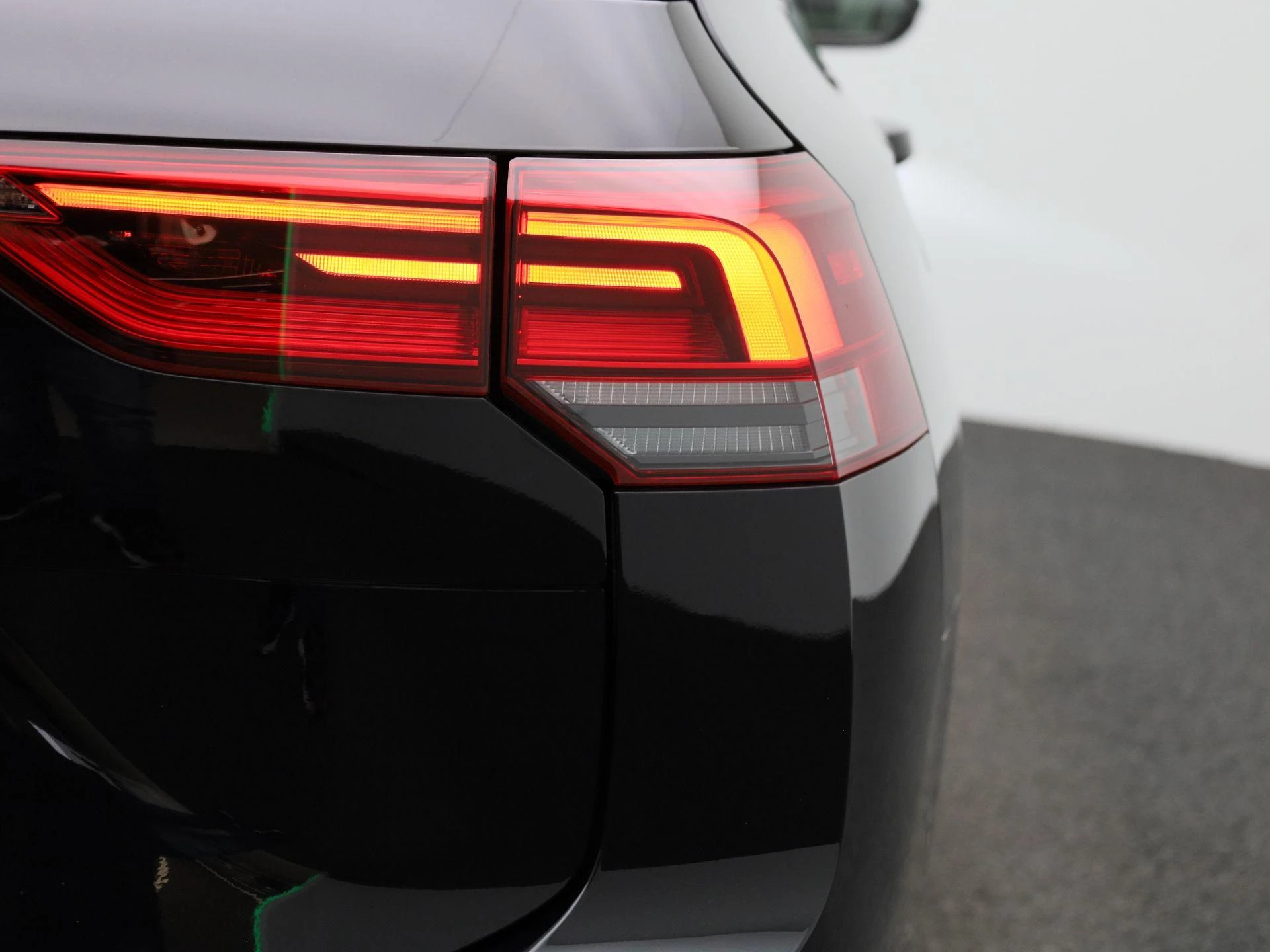 Volkswagen-Golf-image-34