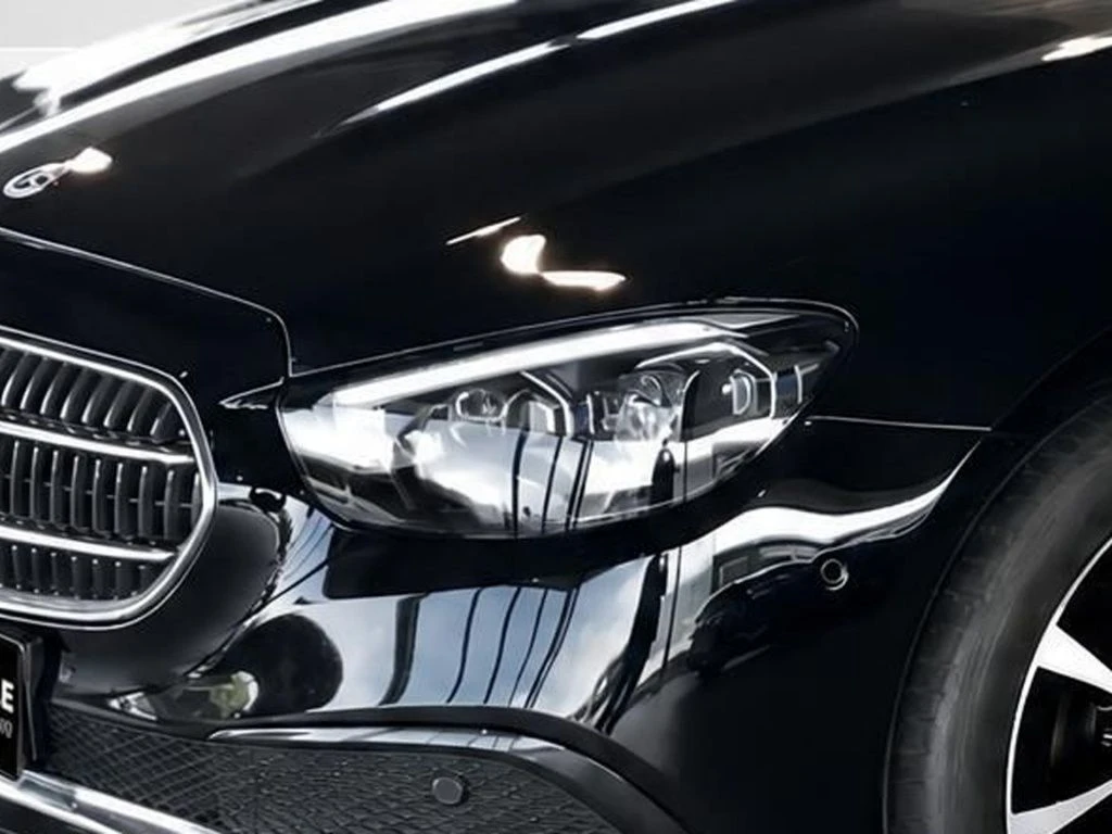 Mercedes-Benz-E-Klasse 300-image-4