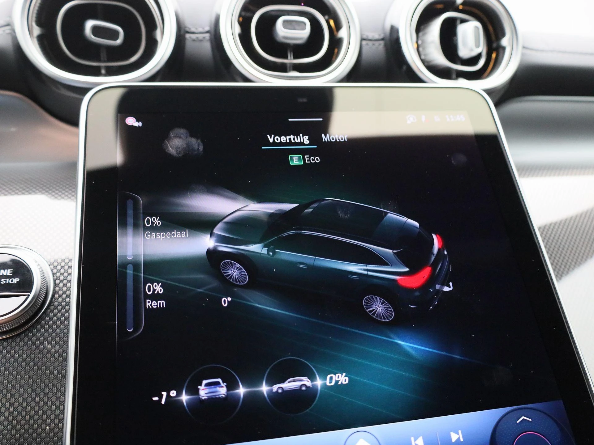 Mercedes-Benz-GLC-image-30