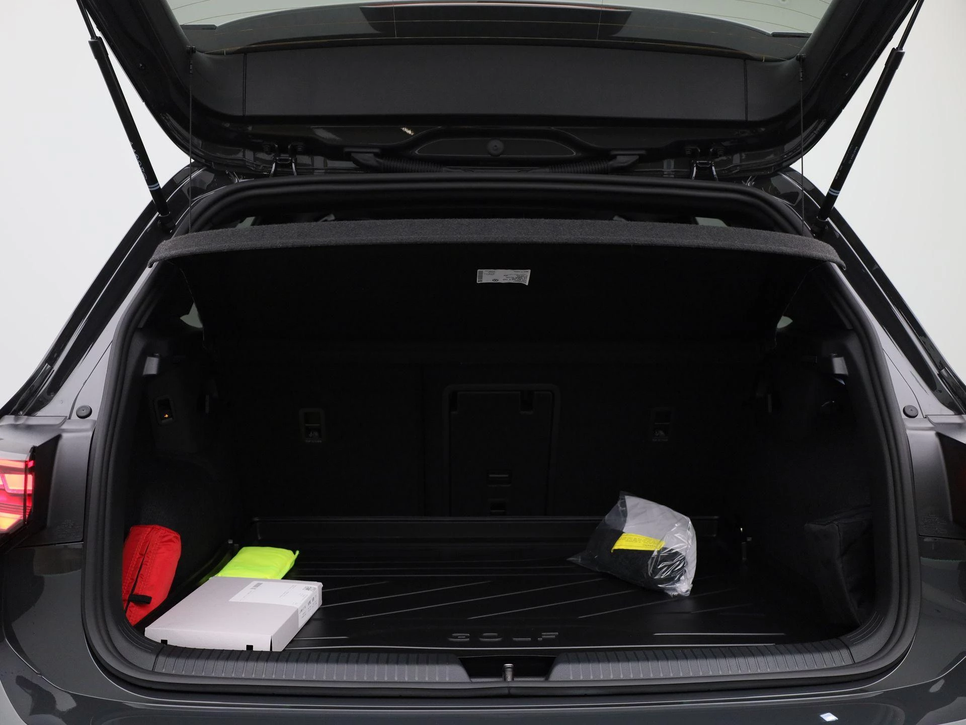 Volkswagen-Golf-image-13