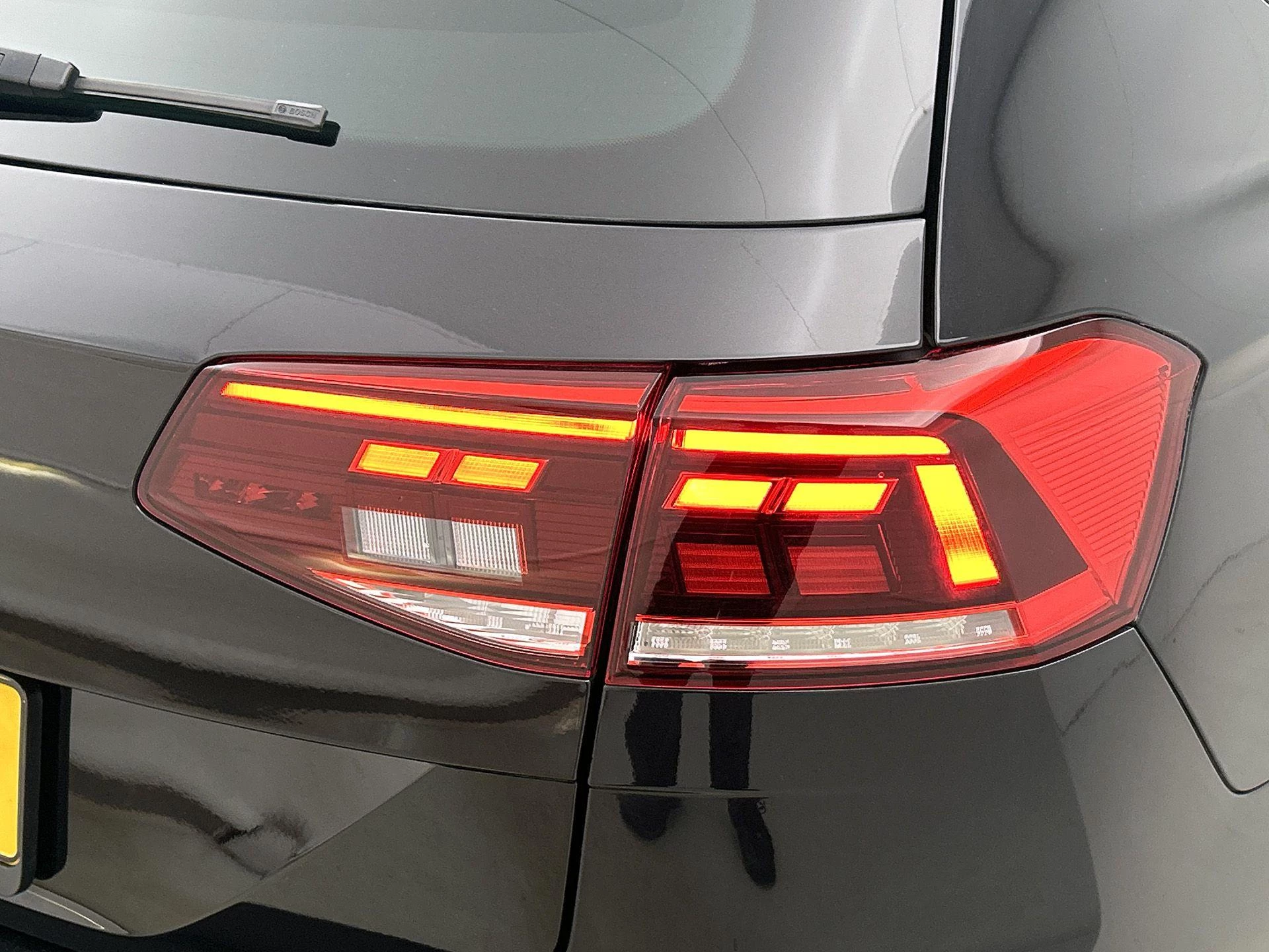 Volkswagen-Passat-image-11