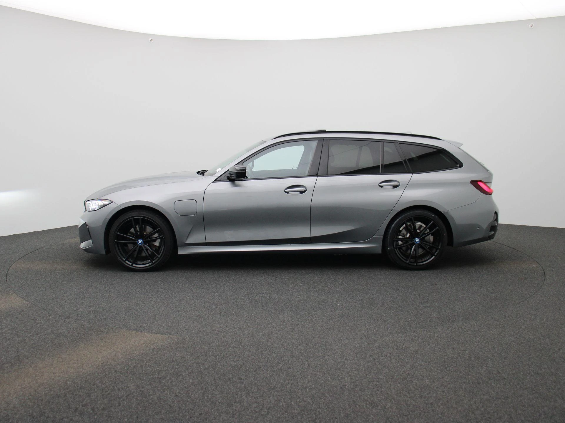 BMW-3 Serie-image-3