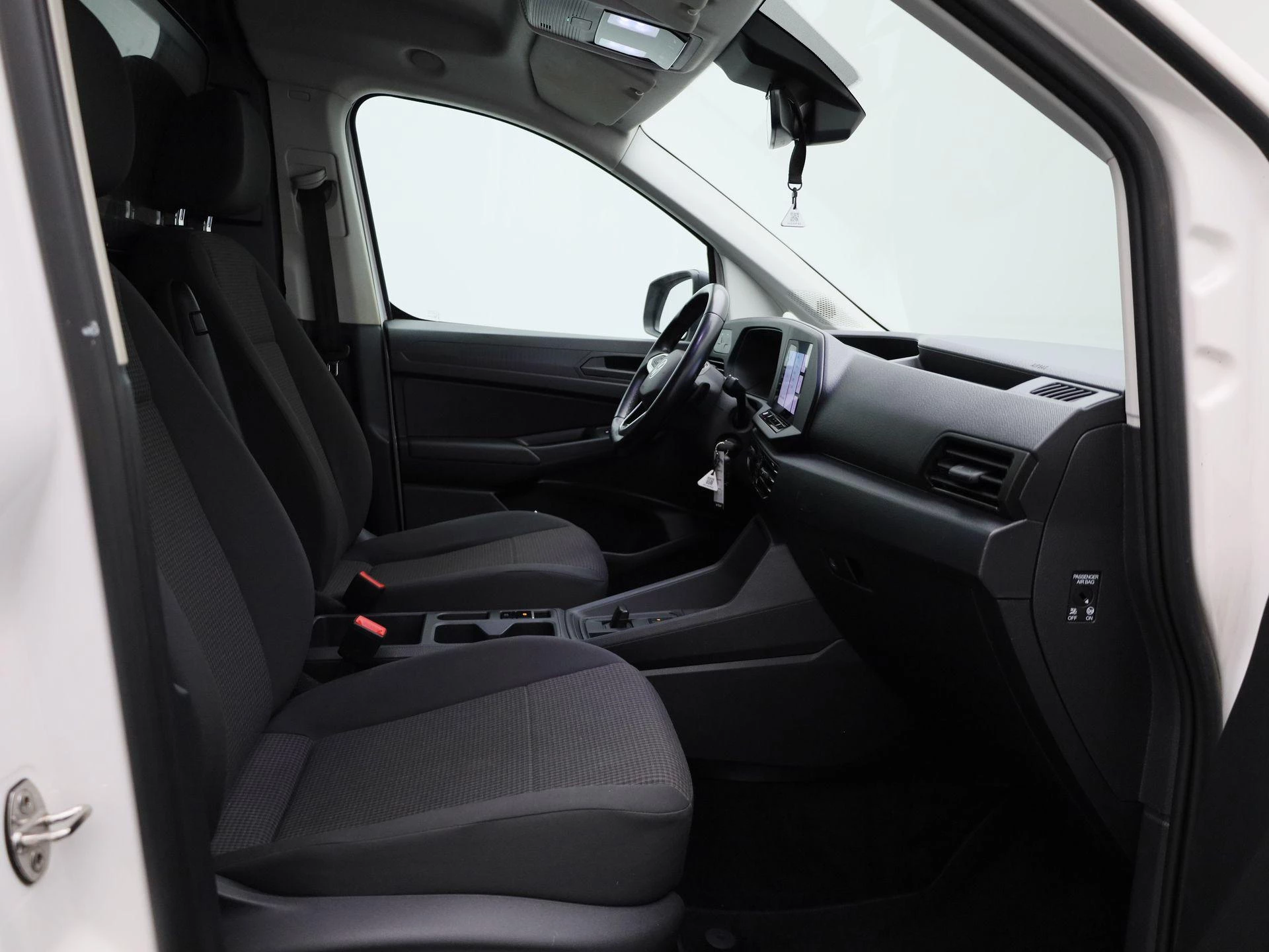 Volkswagen-Caddy-image-28