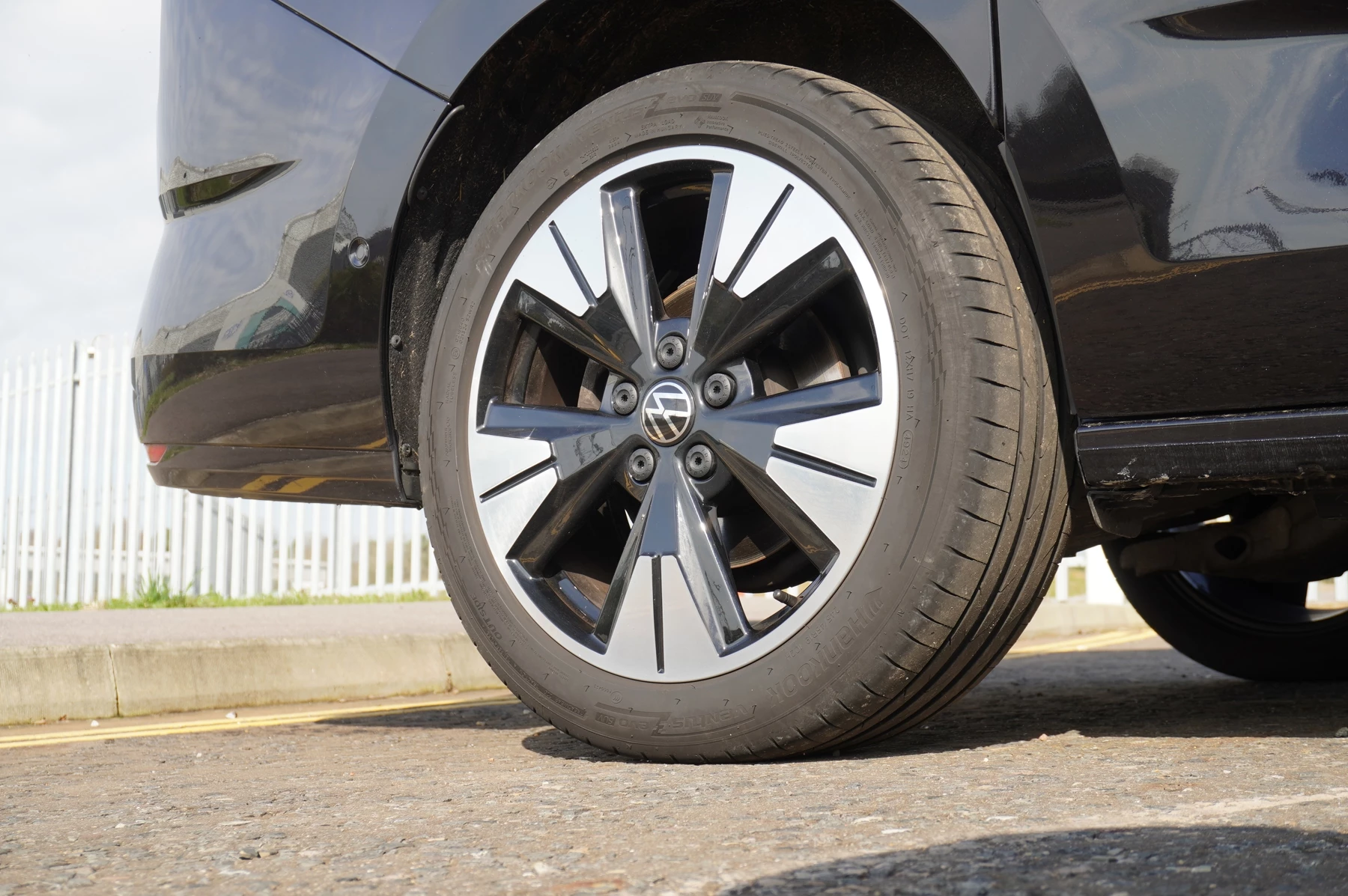 Volkswagen-Multivan-image-21