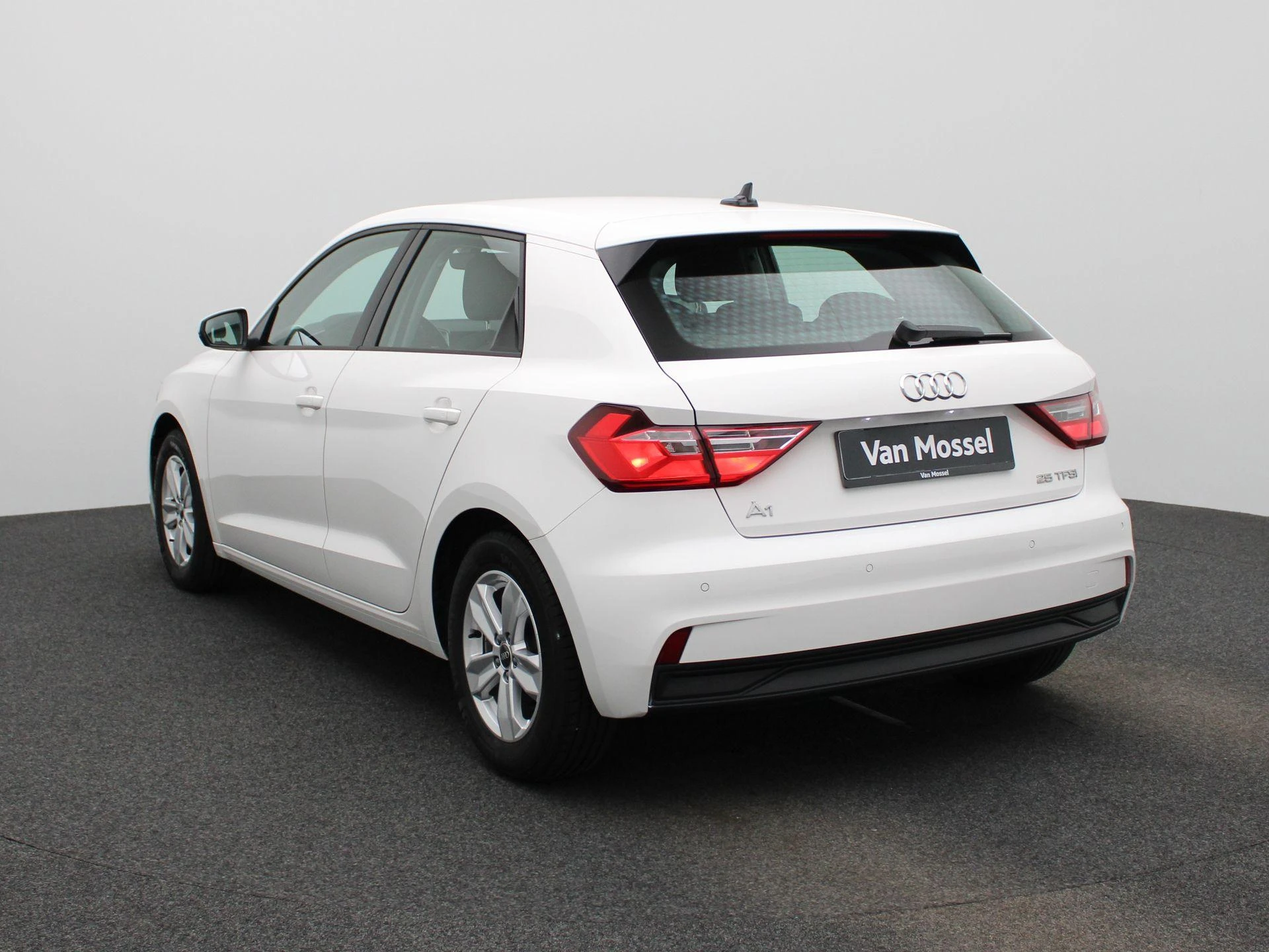 Audi-A1 Sportback-image-1
