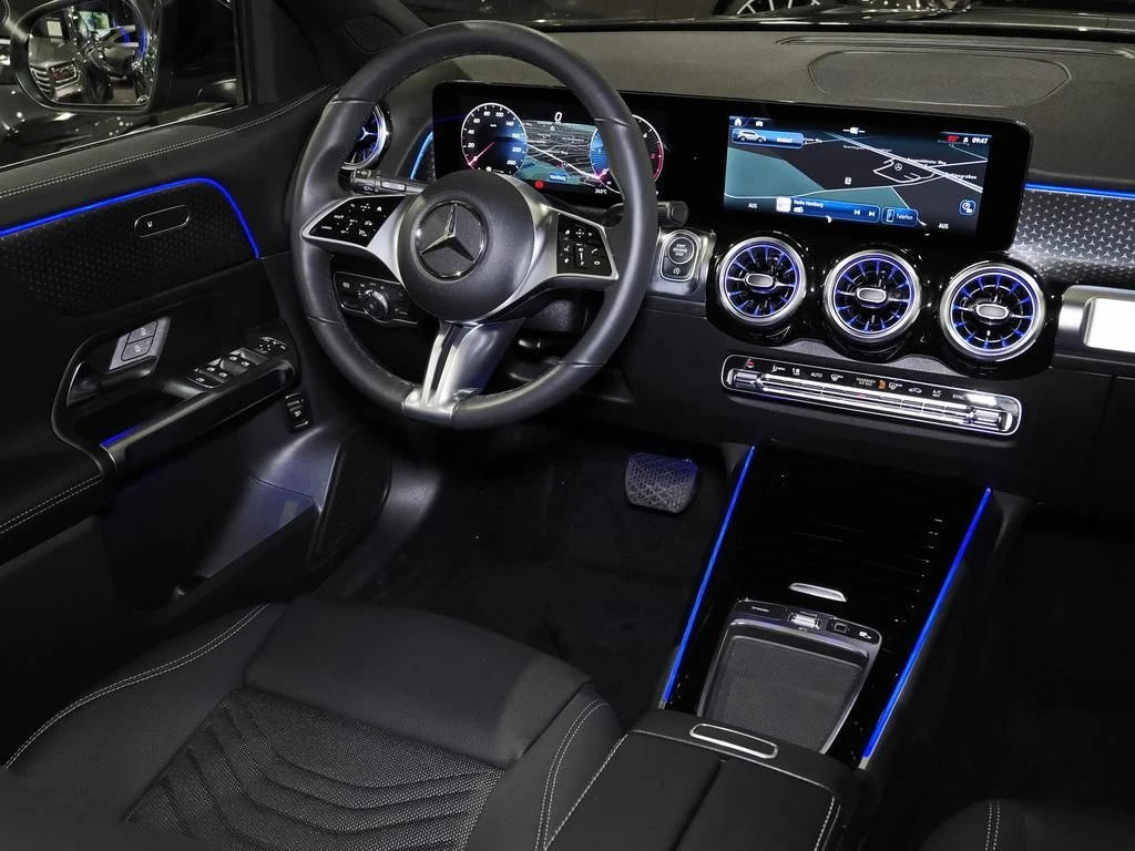 Mercedes-Benz-GLB 200 d-image-10
