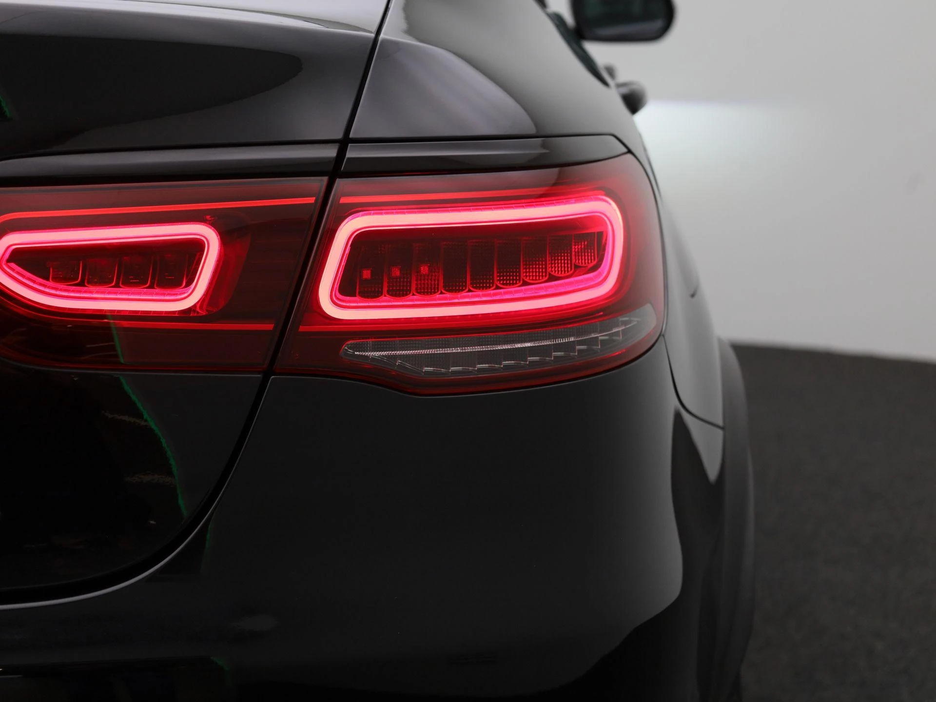 Mercedes-Benz-GLC-image-45