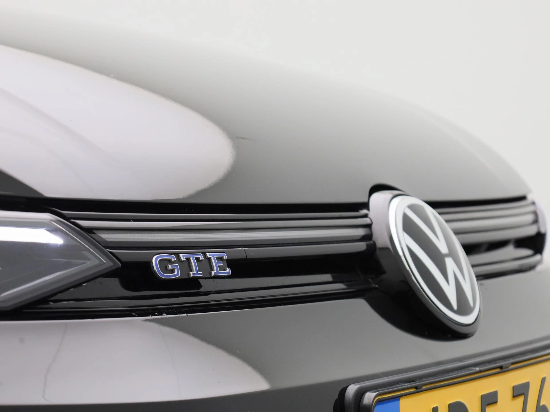 Volkswagen-Golf-image-45