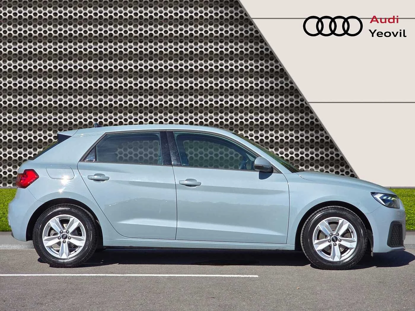 Audi-A1 Sportback-image-3