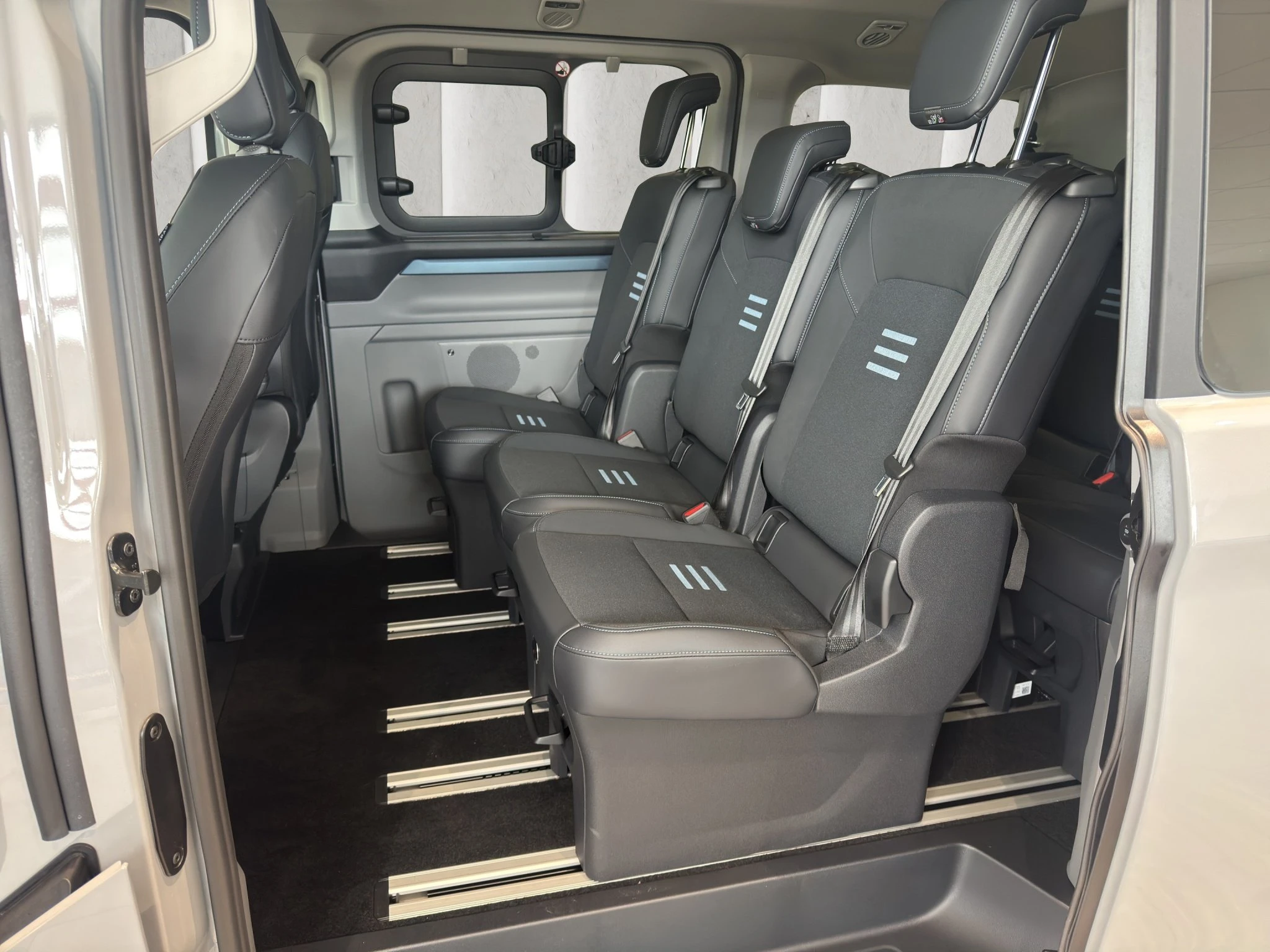 Ford-Tourneo Custom-image-8
