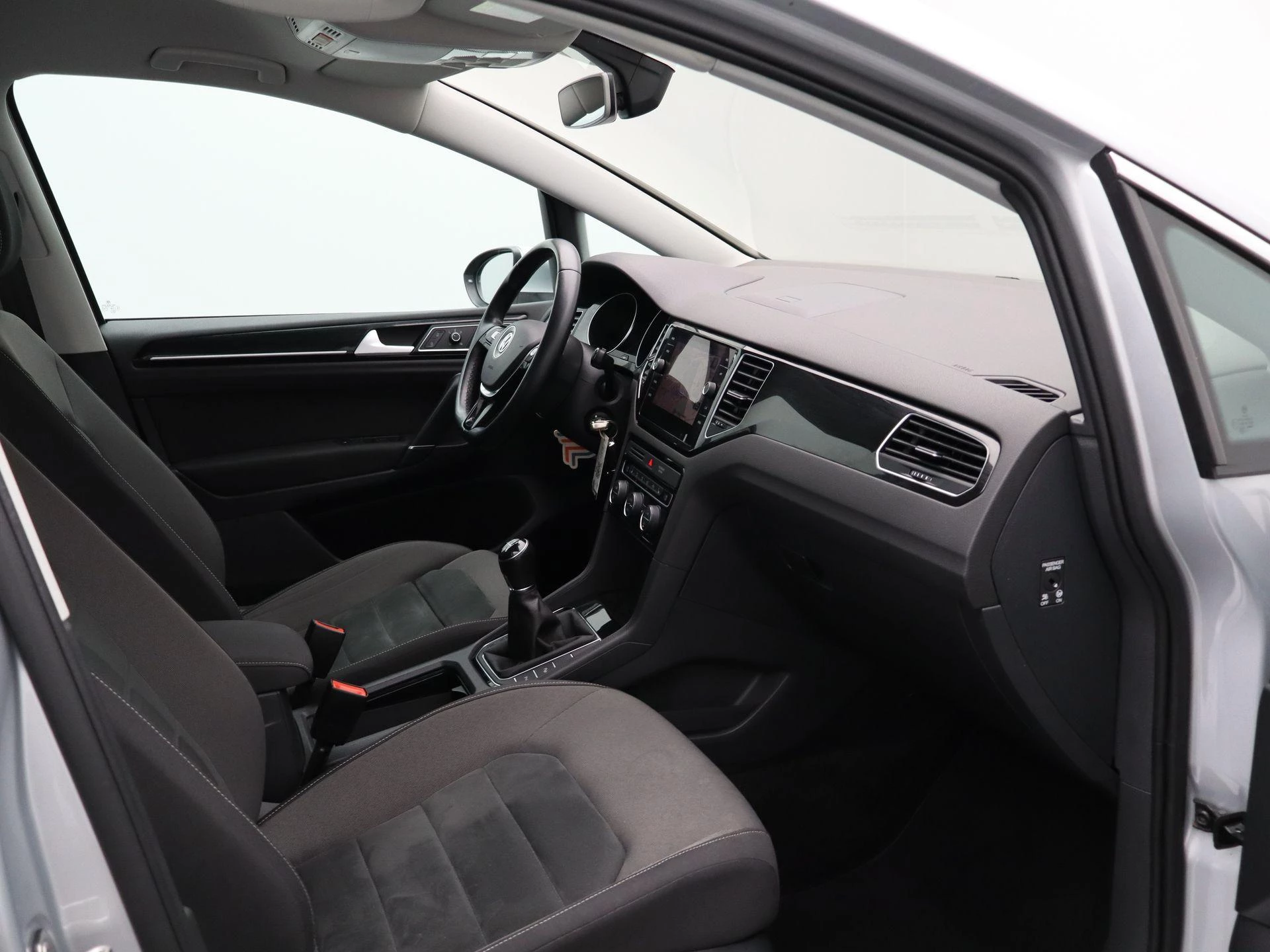 Volkswagen-Golf Sportsvan-image-28