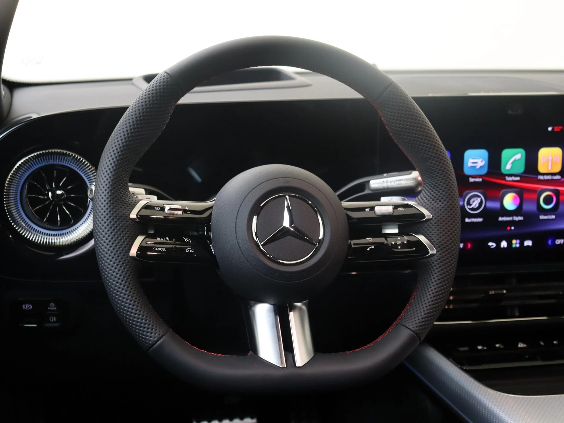 Mercedes-Benz-CLA-image-9