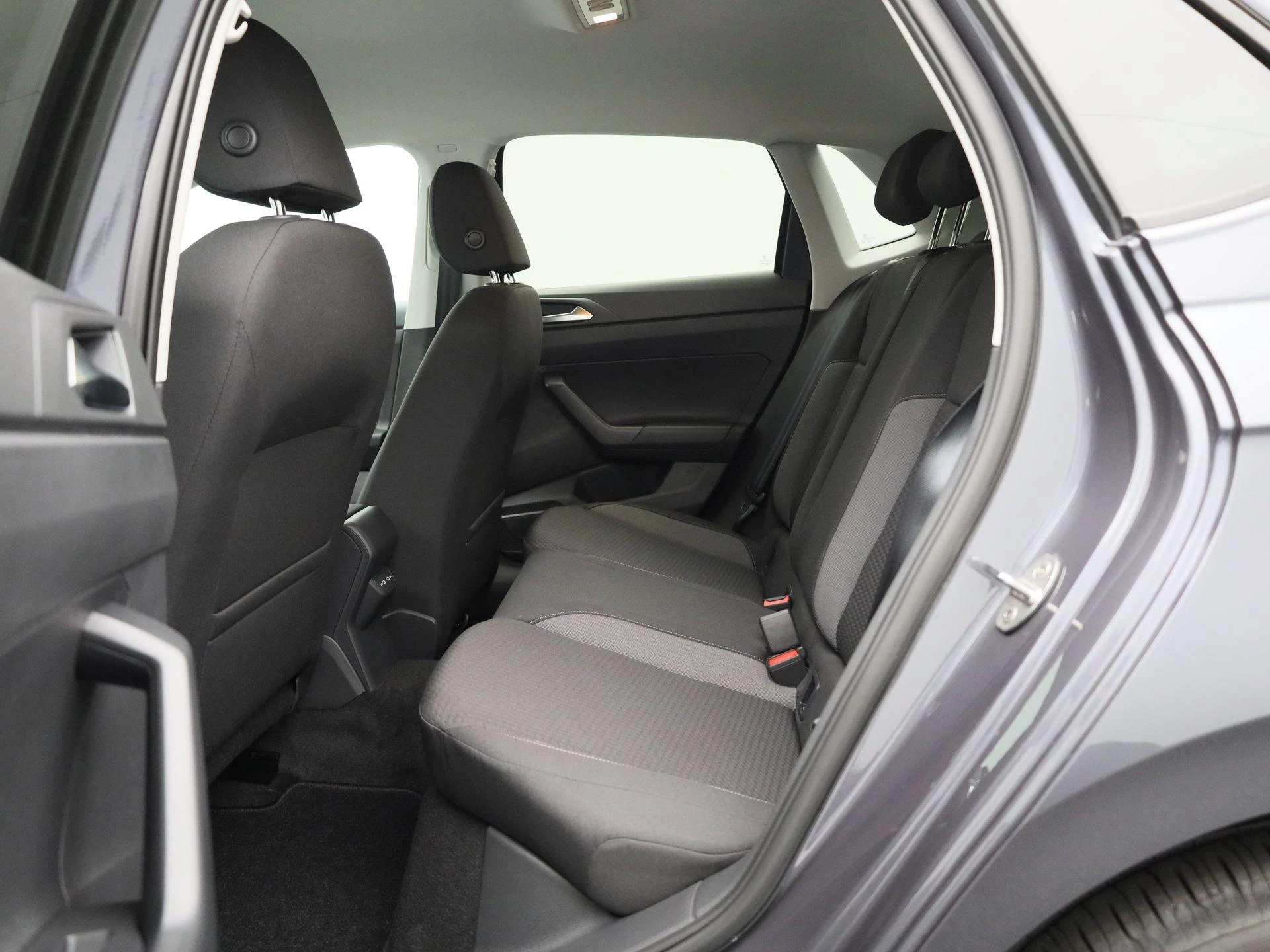 Volkswagen-Polo-image-11