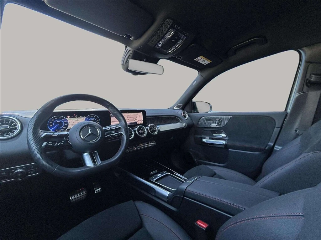 Mercedes-Benz-EQB-image-11