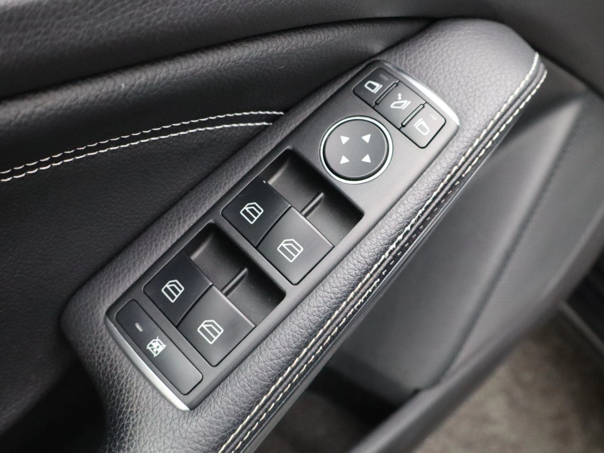Mercedes-Benz-A-Klasse-image-25