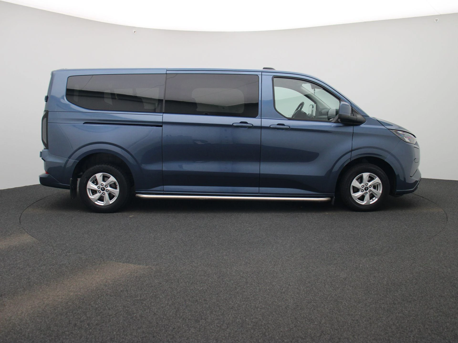 Ford-Transit Custom-image-5