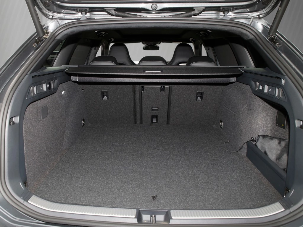 Volkswagen Passat R-Line 1,5 l eHybrid 177 PS / 85 KW 6-Gang DSG