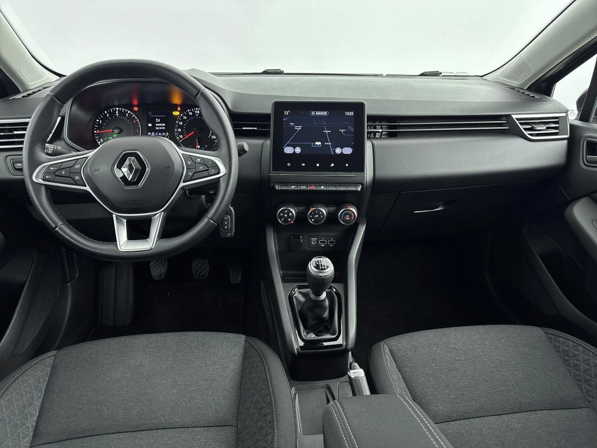 Renault-Clio-image-15