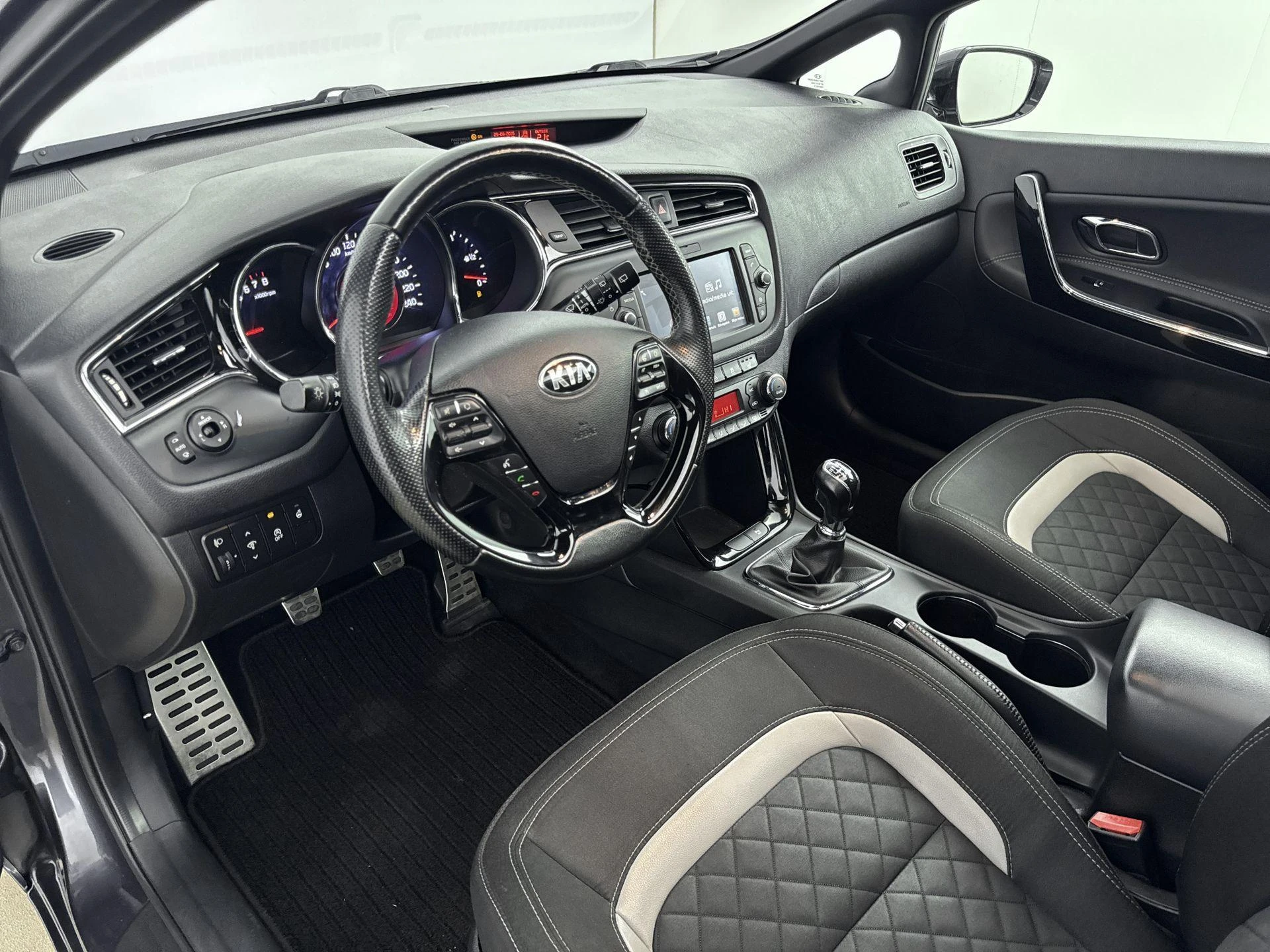 Kia-cee'd-image-7