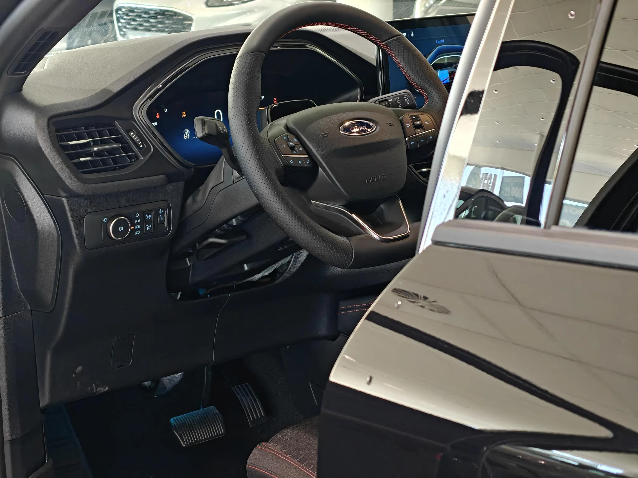 Ford-Kuga-image-8