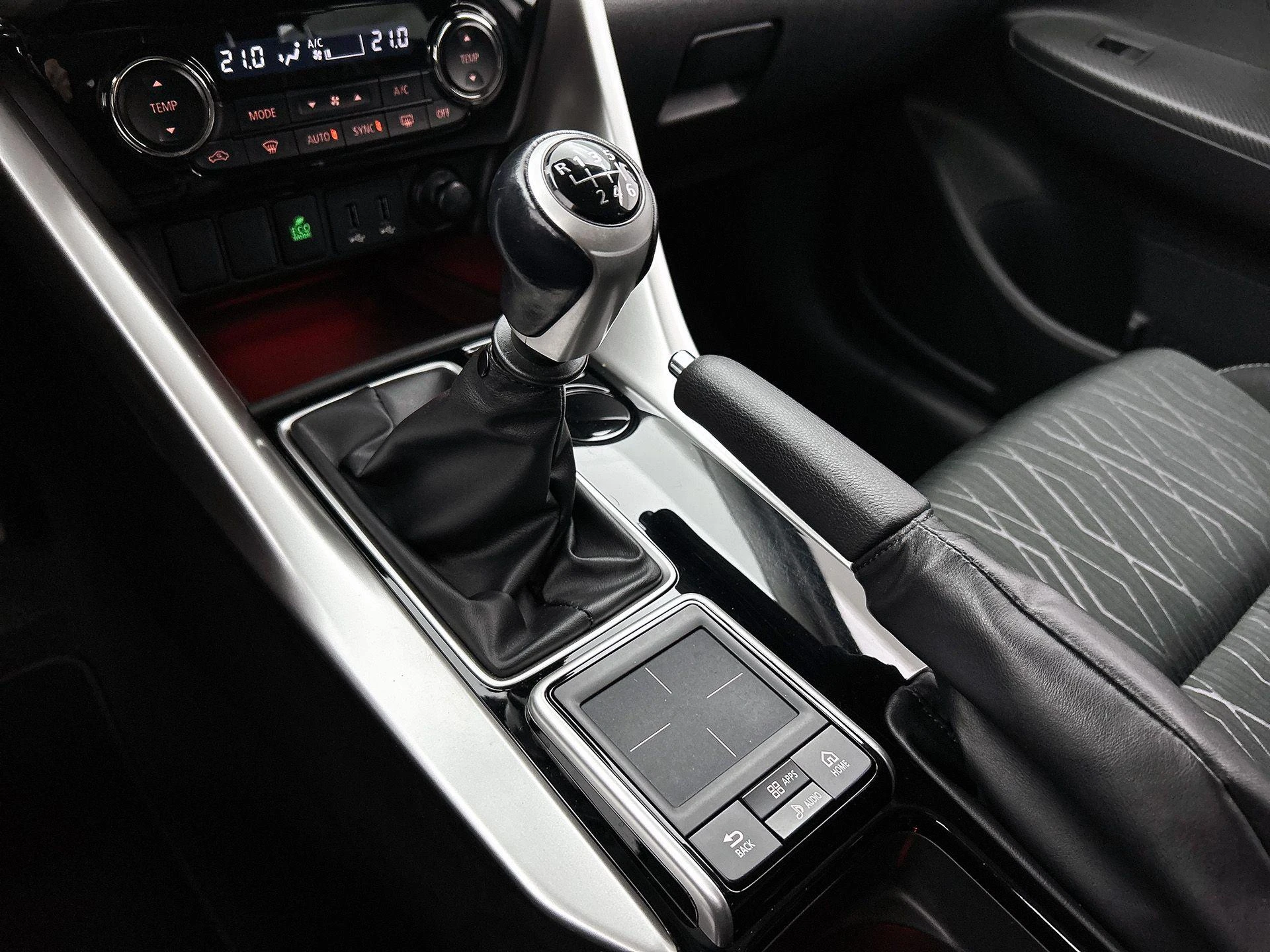 Mitsubishi-Eclipse Cross-image-29