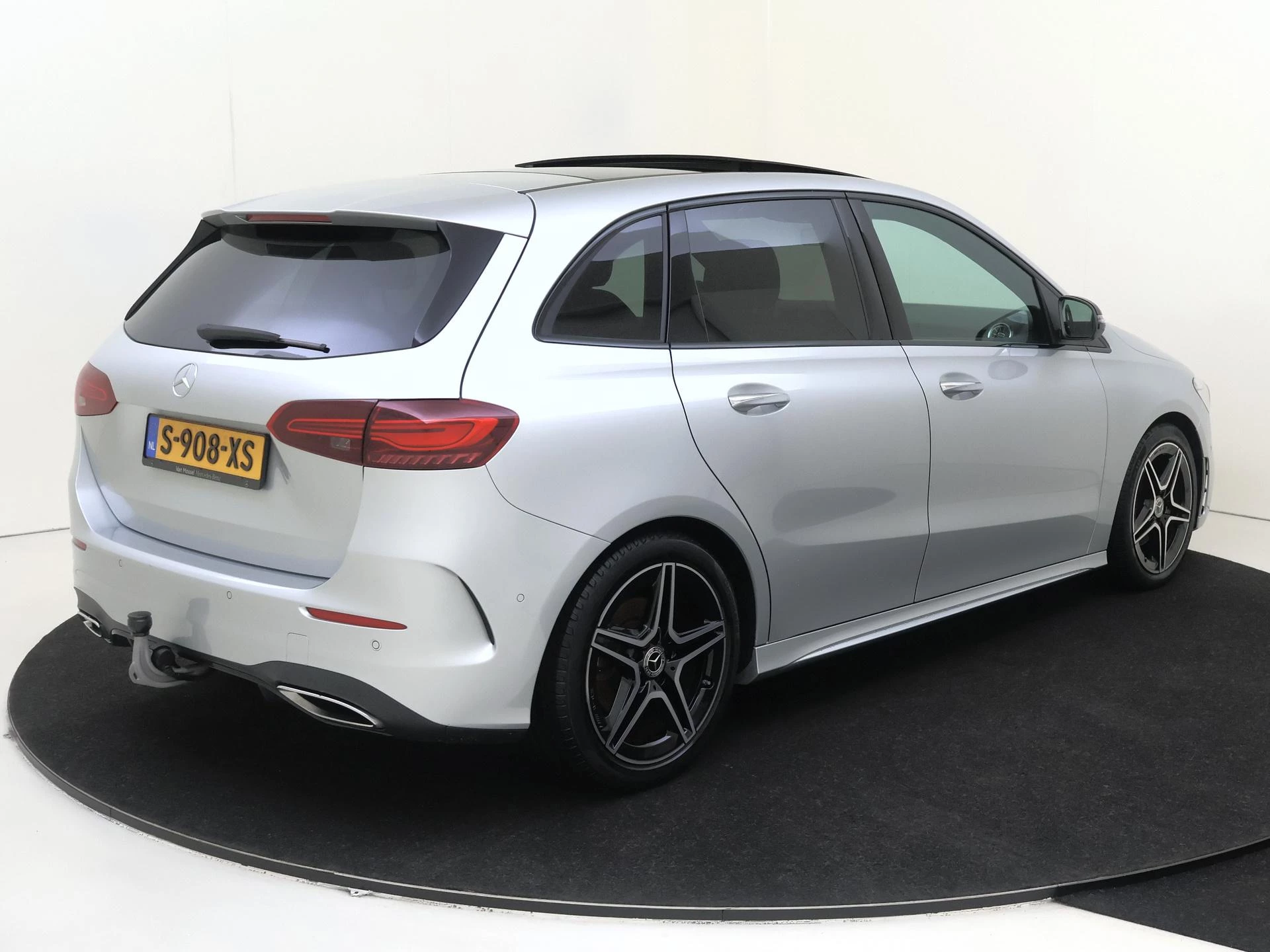 Mercedes-Benz-B-Klasse-image-3